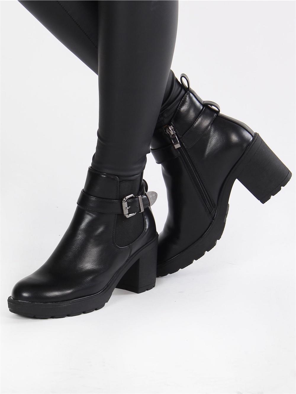 Havannah - Svarta stövlar med spänne och bred klack