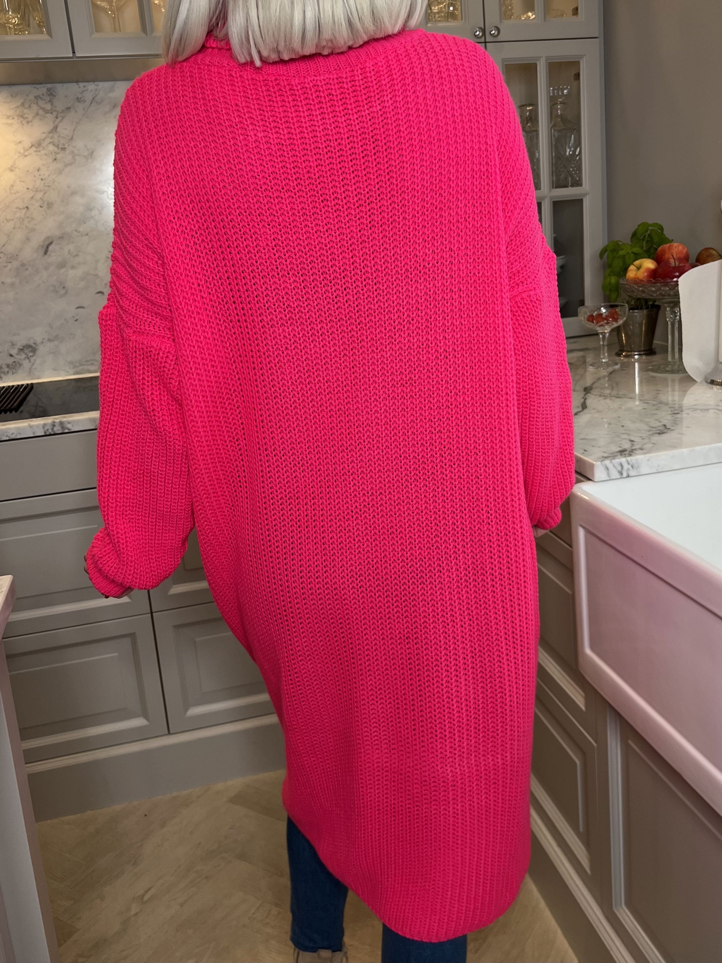 Alice - Härlig klänning i tjockt stickat tyg med rullkrage