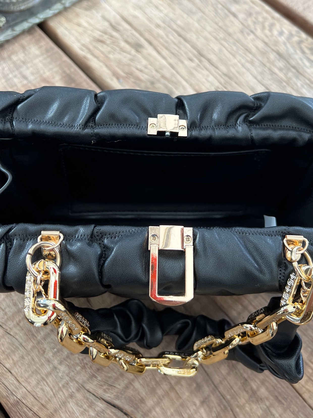 Ashanti - Fyrkantig väska med guldkedja