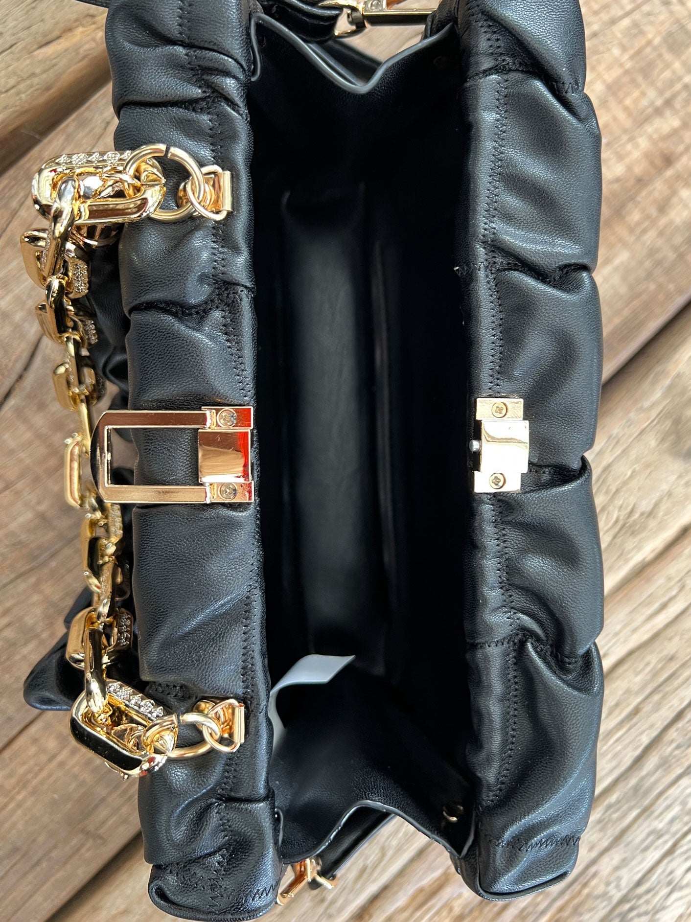 Ashanti - Fyrkantig väska med guldkedja