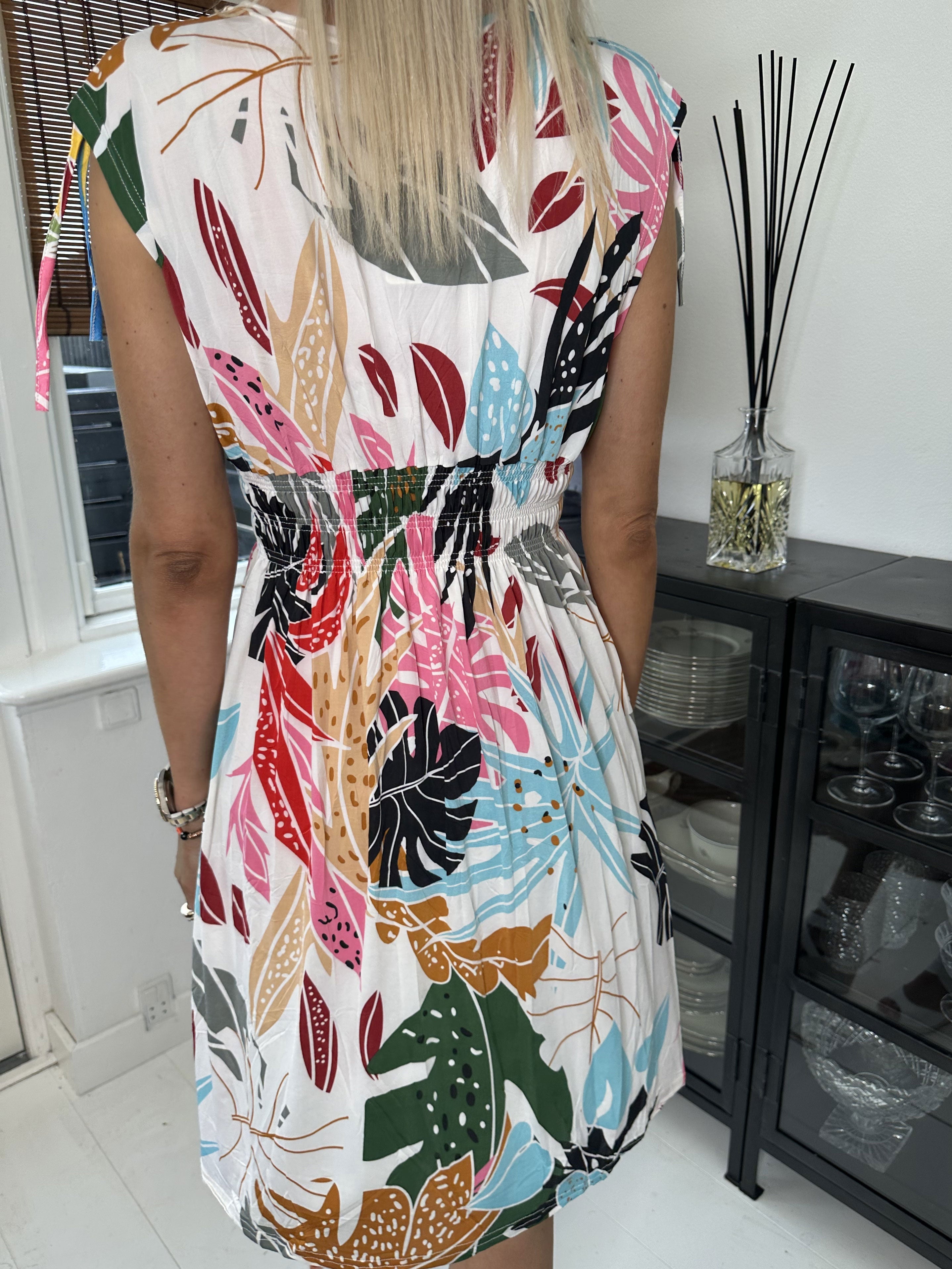 Pams Multi Short - Kort elastisk klänning i rynkfritt tyg