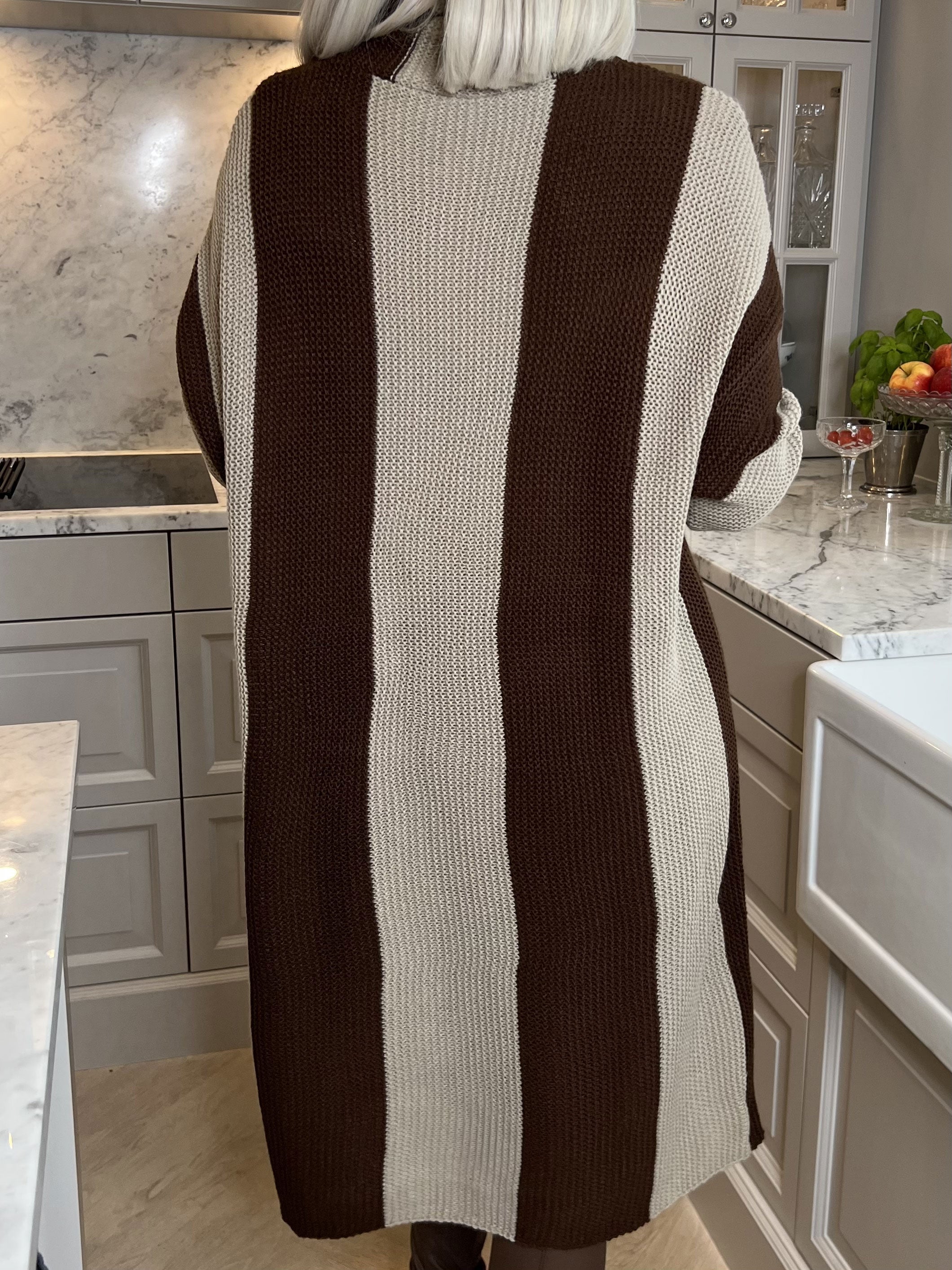 Alitta - Randig klänning i trikå med rullkrage