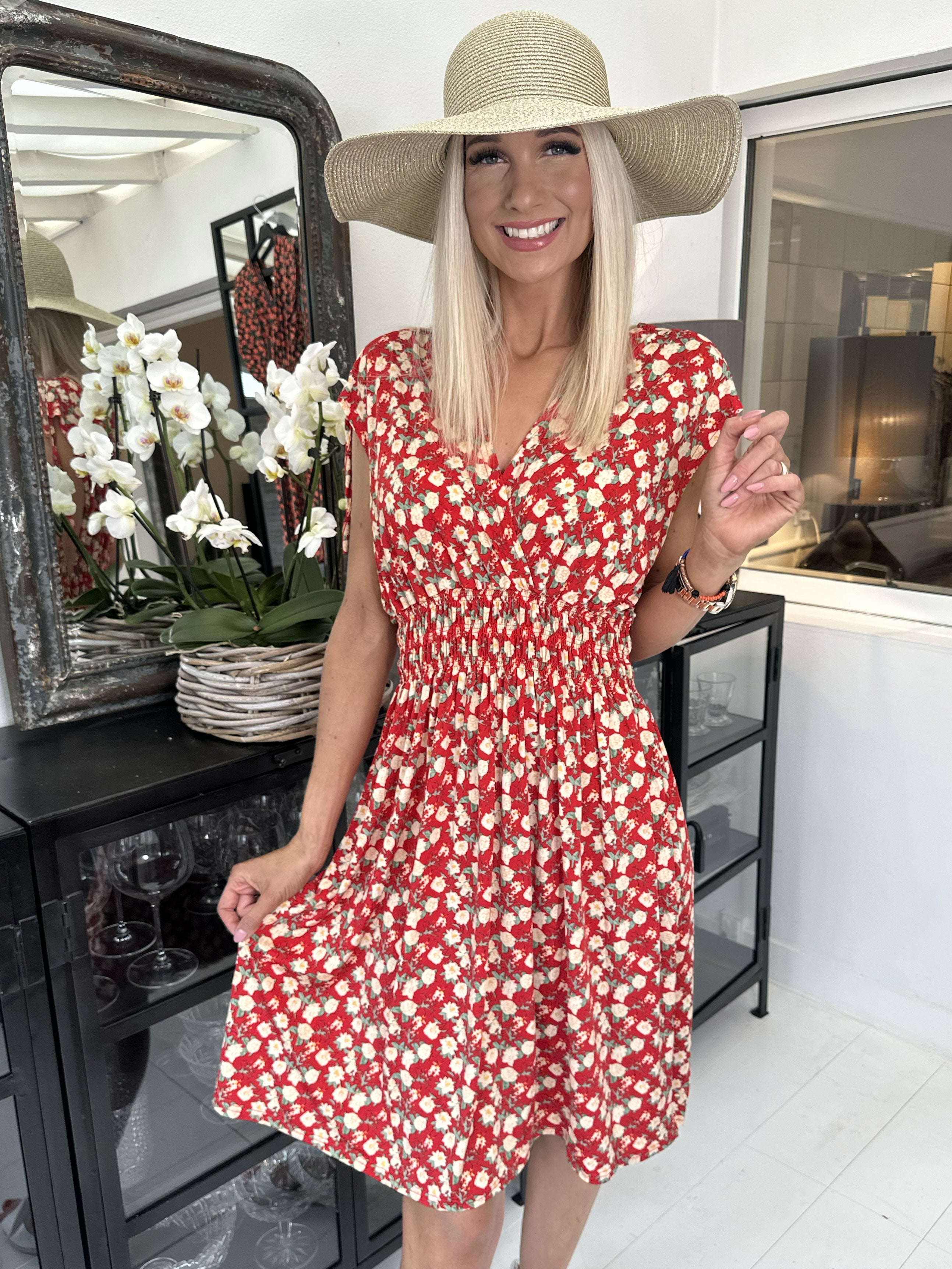 Pams Small Flower Short - Kort elastisk klänning i skrynkelfri tyg