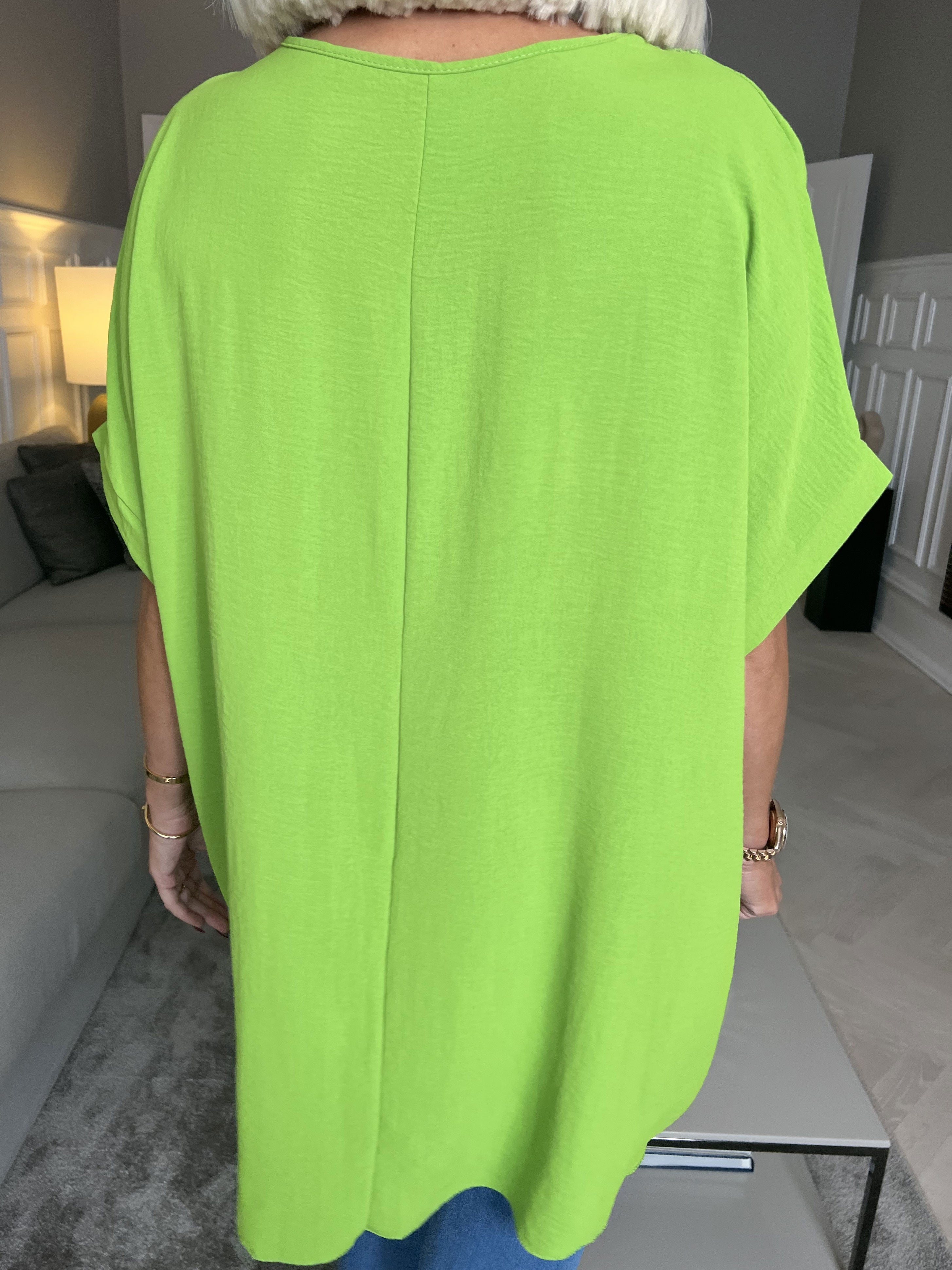 Lilly - Vacker tunika med unik halsringning - Beige