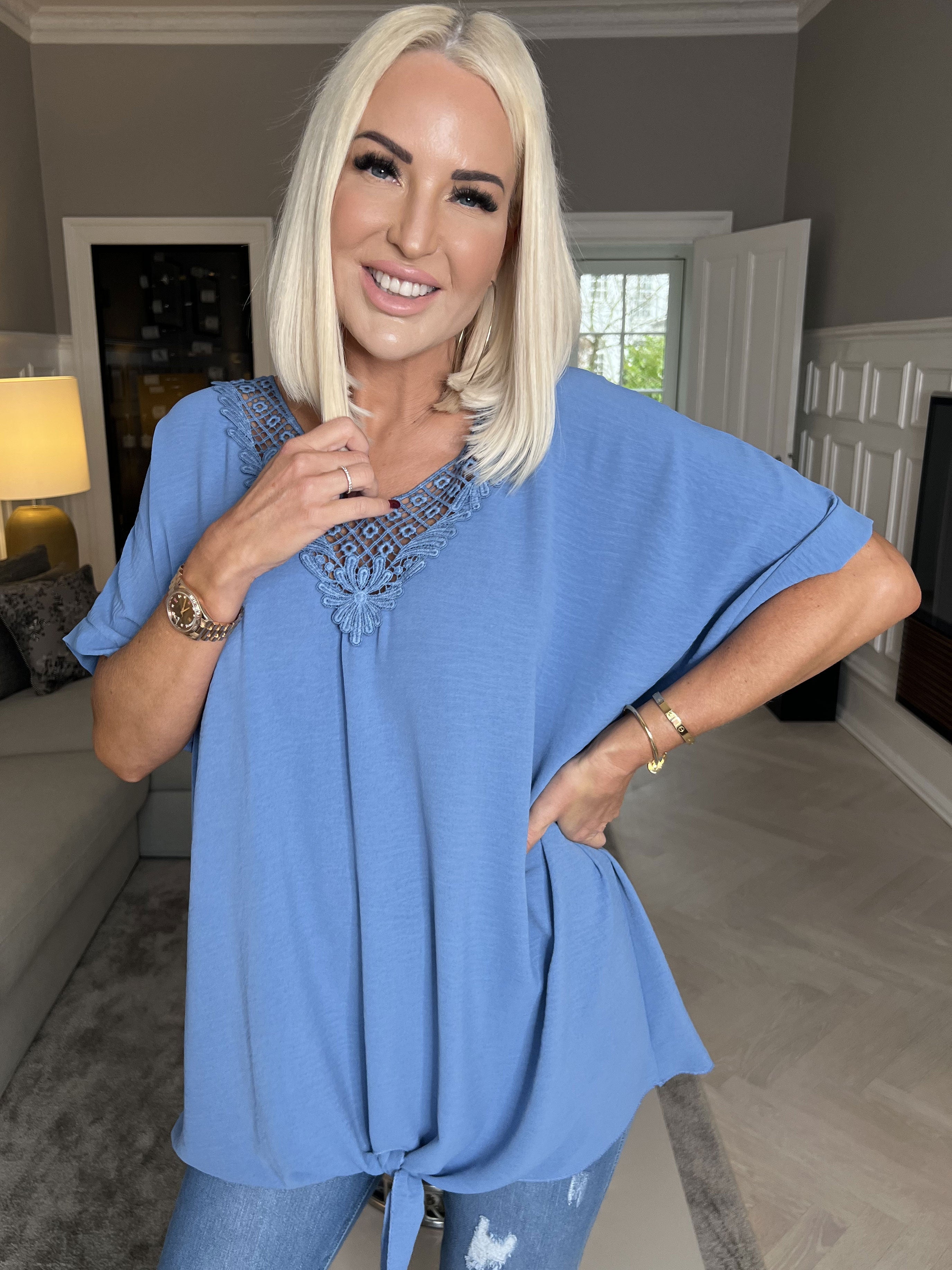 Lilly - Vacker tunika med unik halsringning