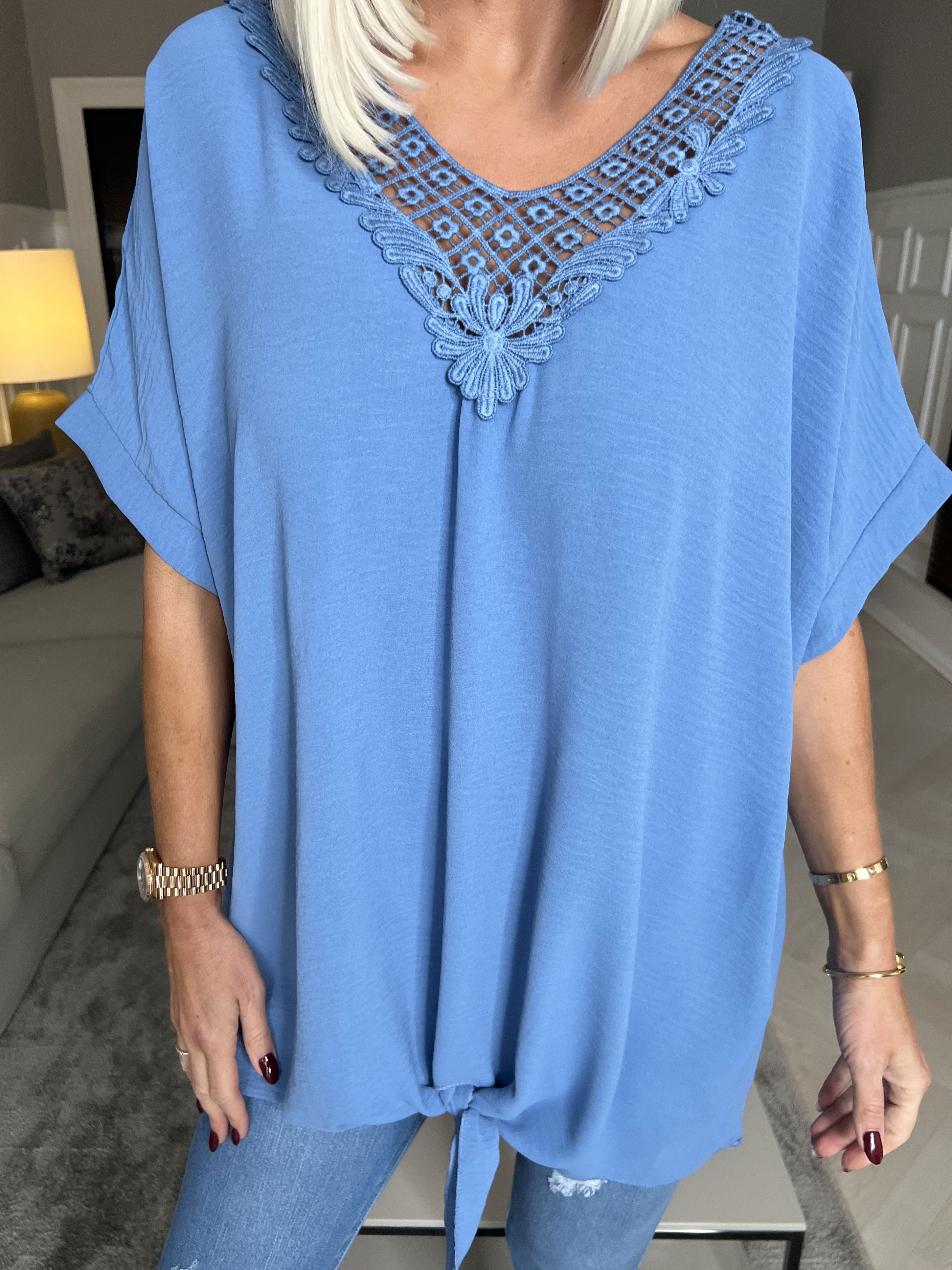 Lilly - Vacker tunika med unik halsringning