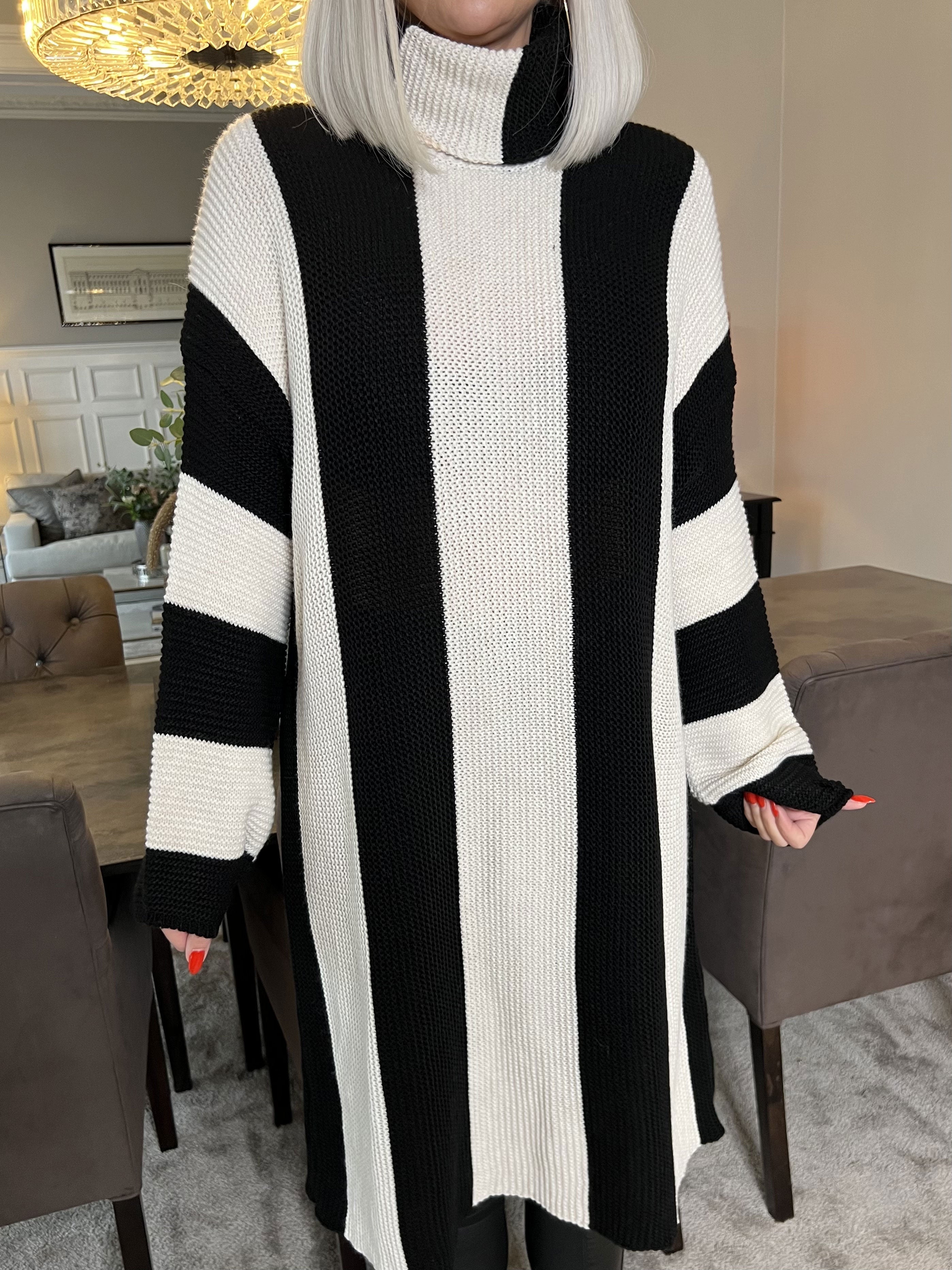 Alitta - Randig klänning i trikå med rullkrage - Brown