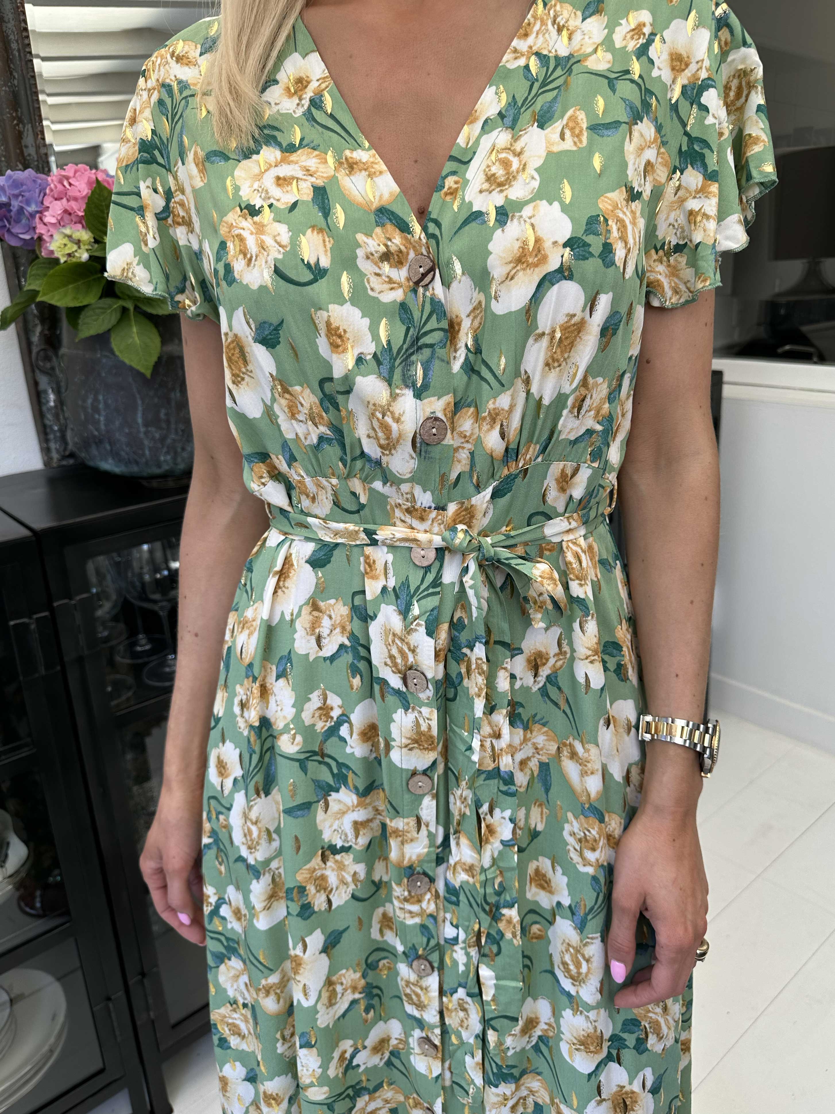 Marlie - Blommig klänning med knytband och gulddetaljer - Navy