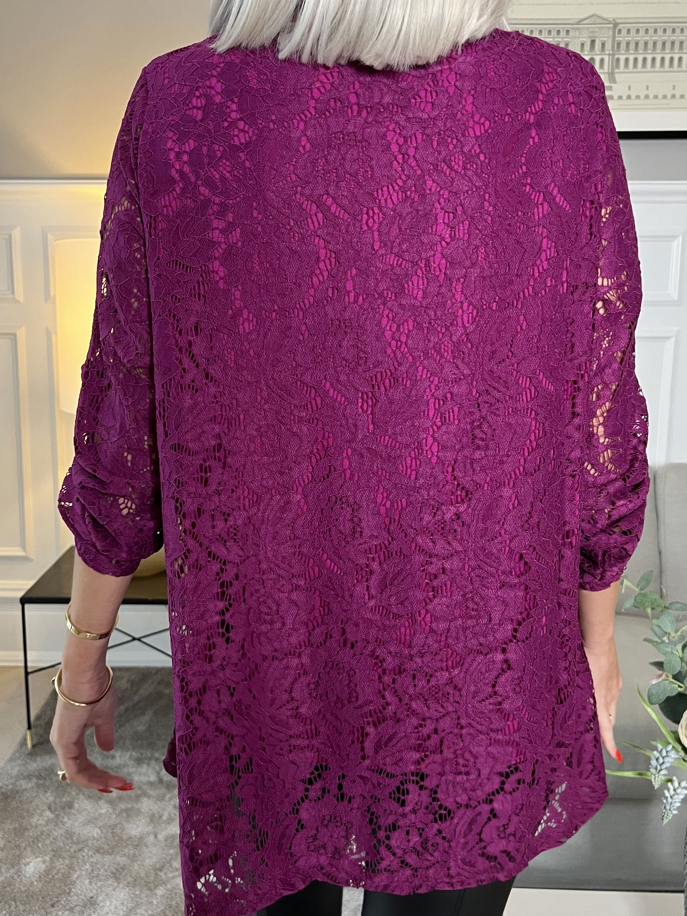 Nadira - Söt tunika i spetstyg