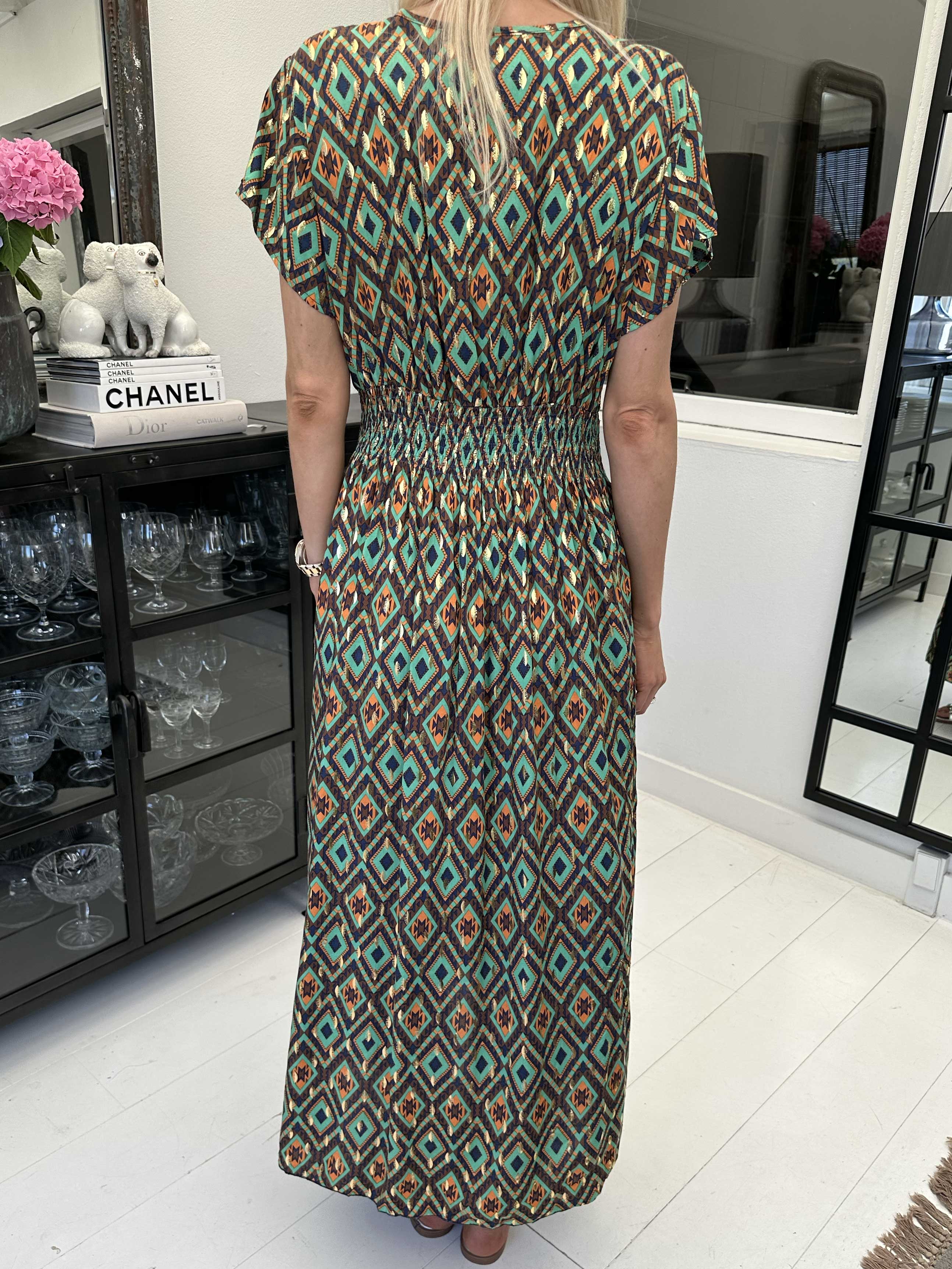 Misha Pattern - Söt lång mönstrad klänning med smock