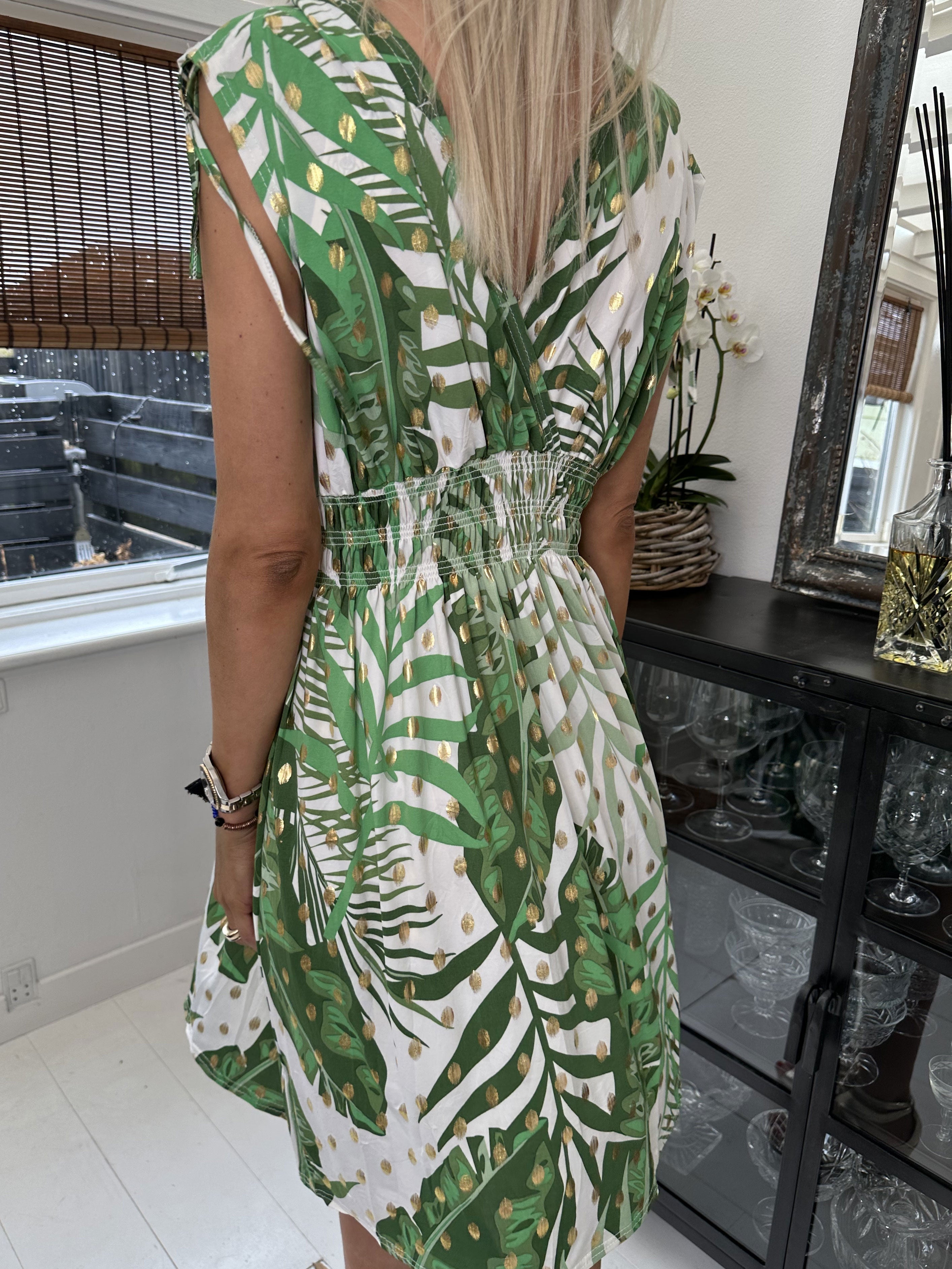 Pams Forest Short - Kort elastisk klänning i rynkfritt tyg