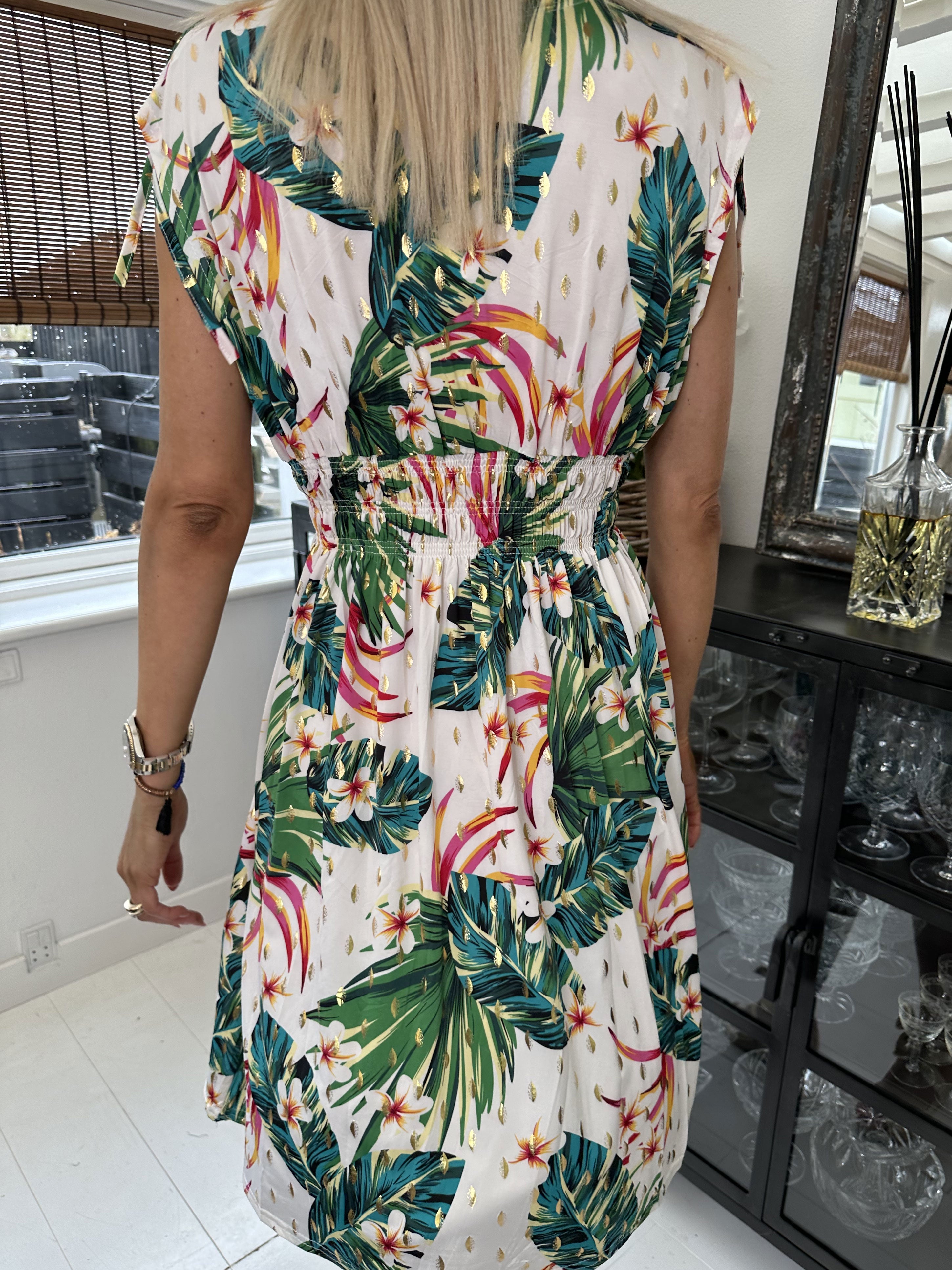 Pams Hawaii Short - Kort elastisk klänning i rynkfritt tyg