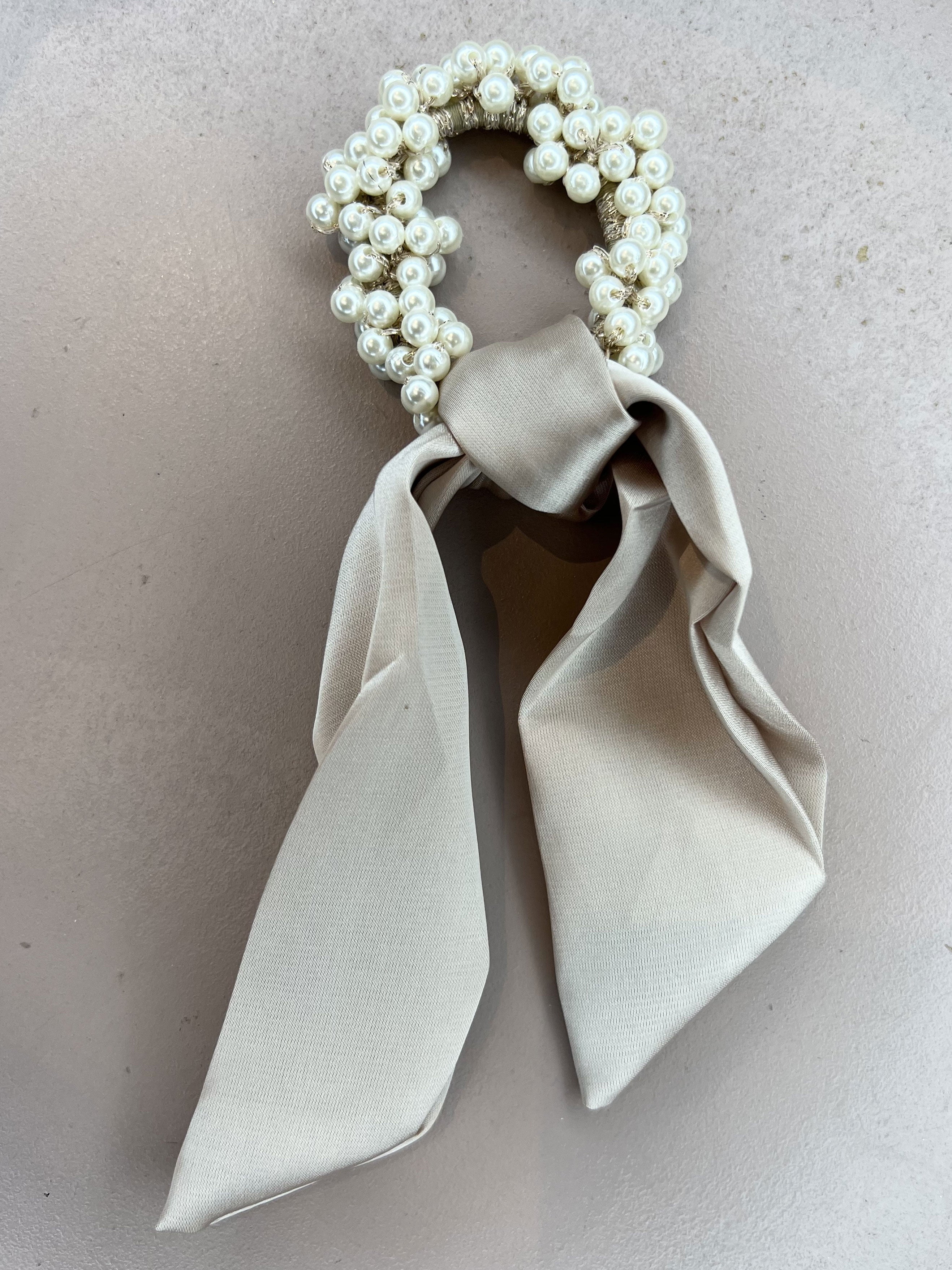 Paris - Sött resårband med vita pärlor och ett litet band - Beige