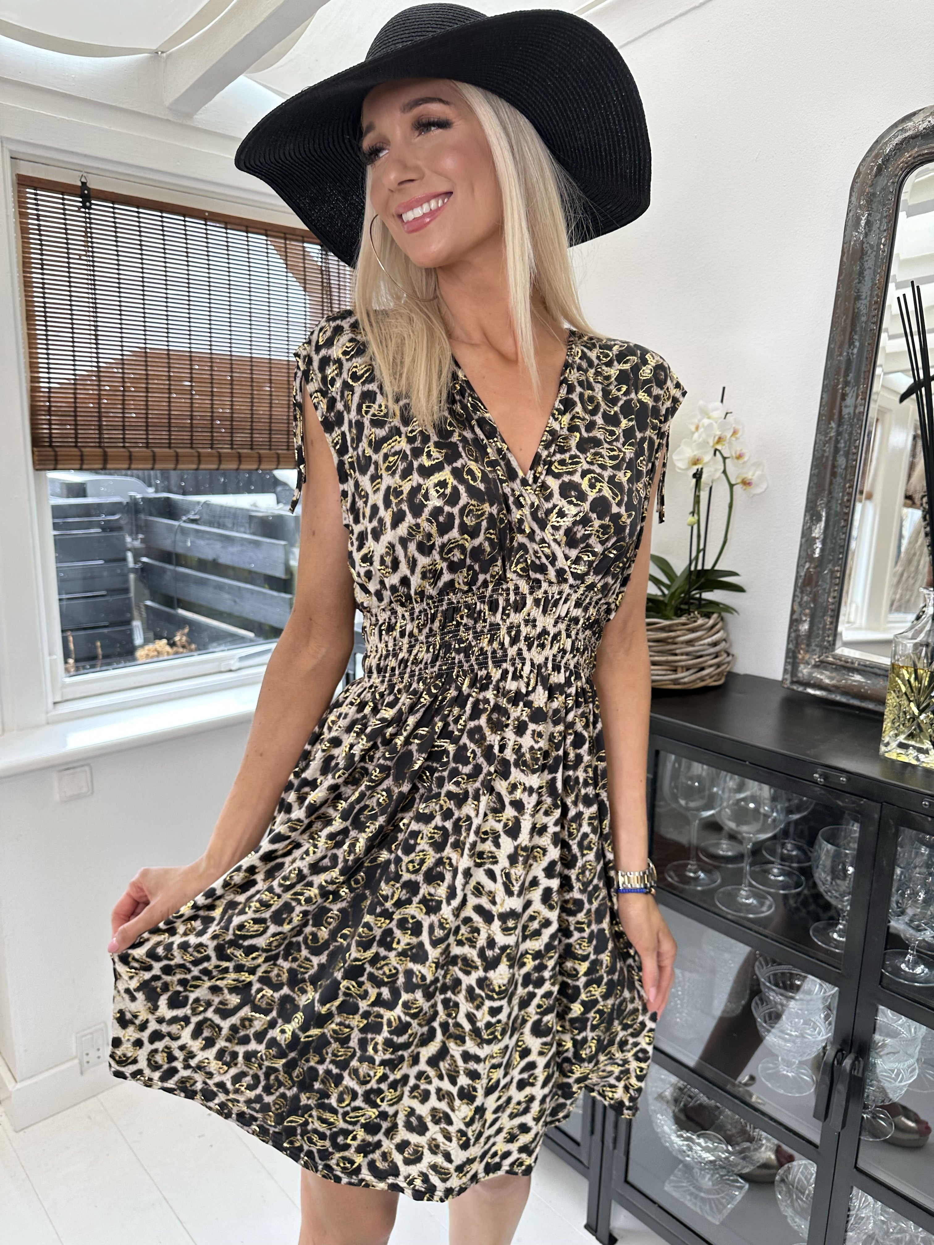 Pams Leo Short - Kort elastisk klänning i rynkfritt tyg