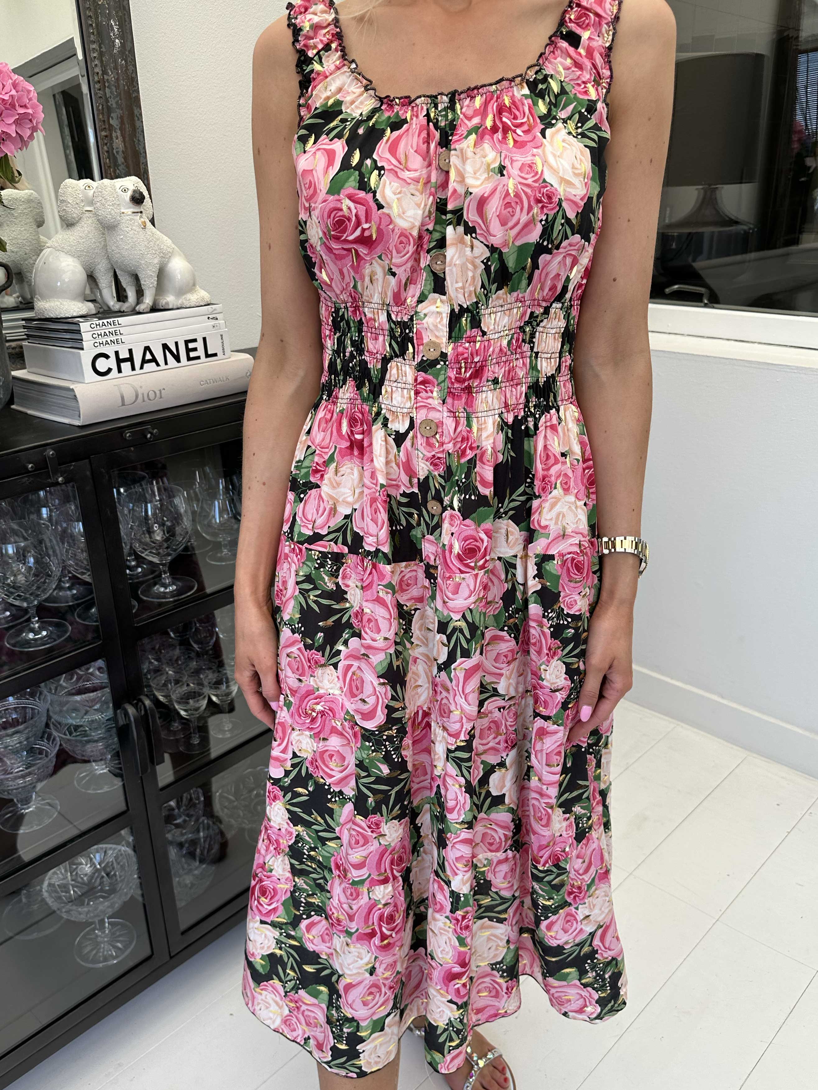 Alicia Rose Short - Söt klänning med axelband och sommarblommor - Black