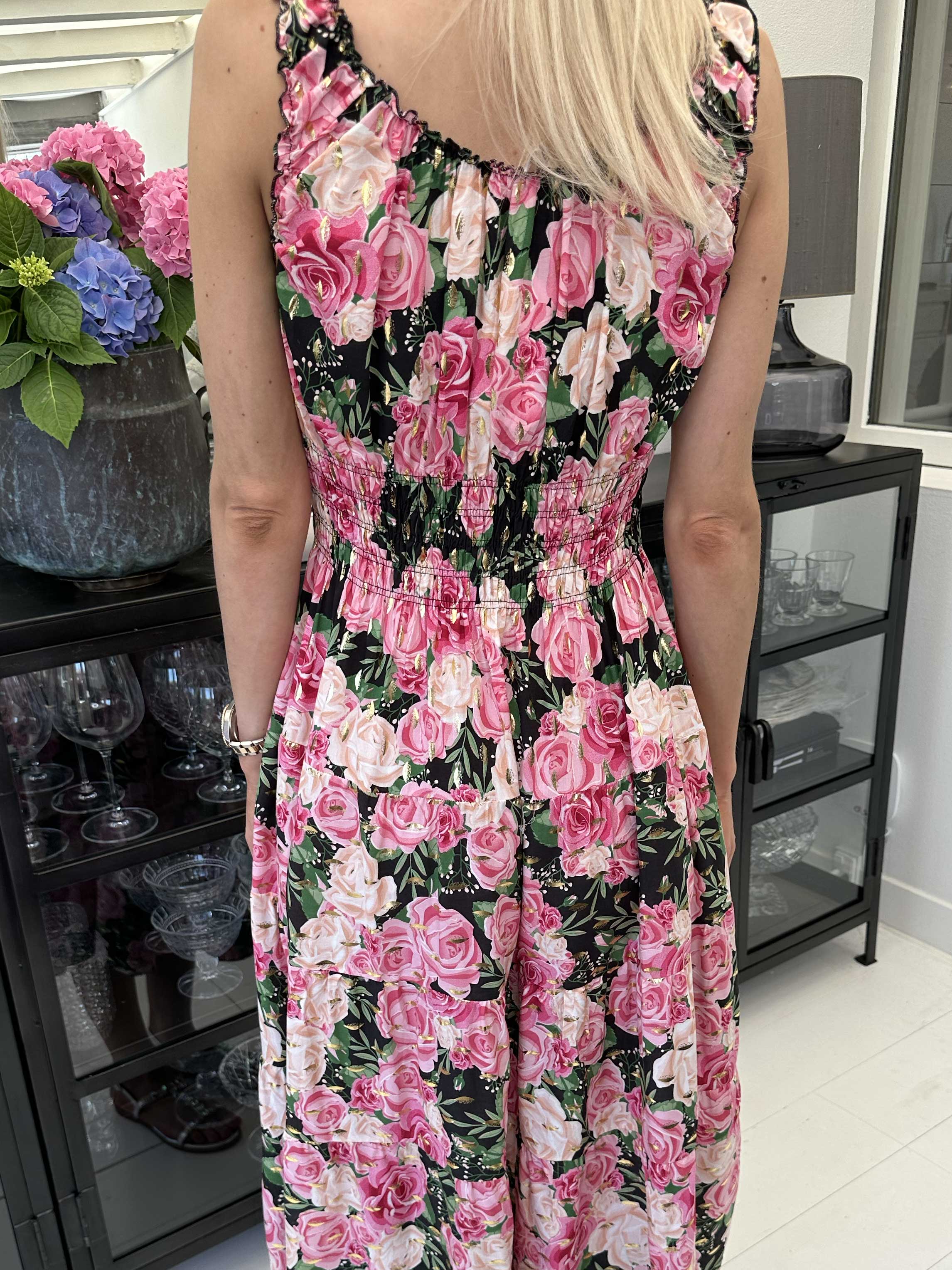 Alicia Rose Short - Söt klänning med axelband och sommarblommor