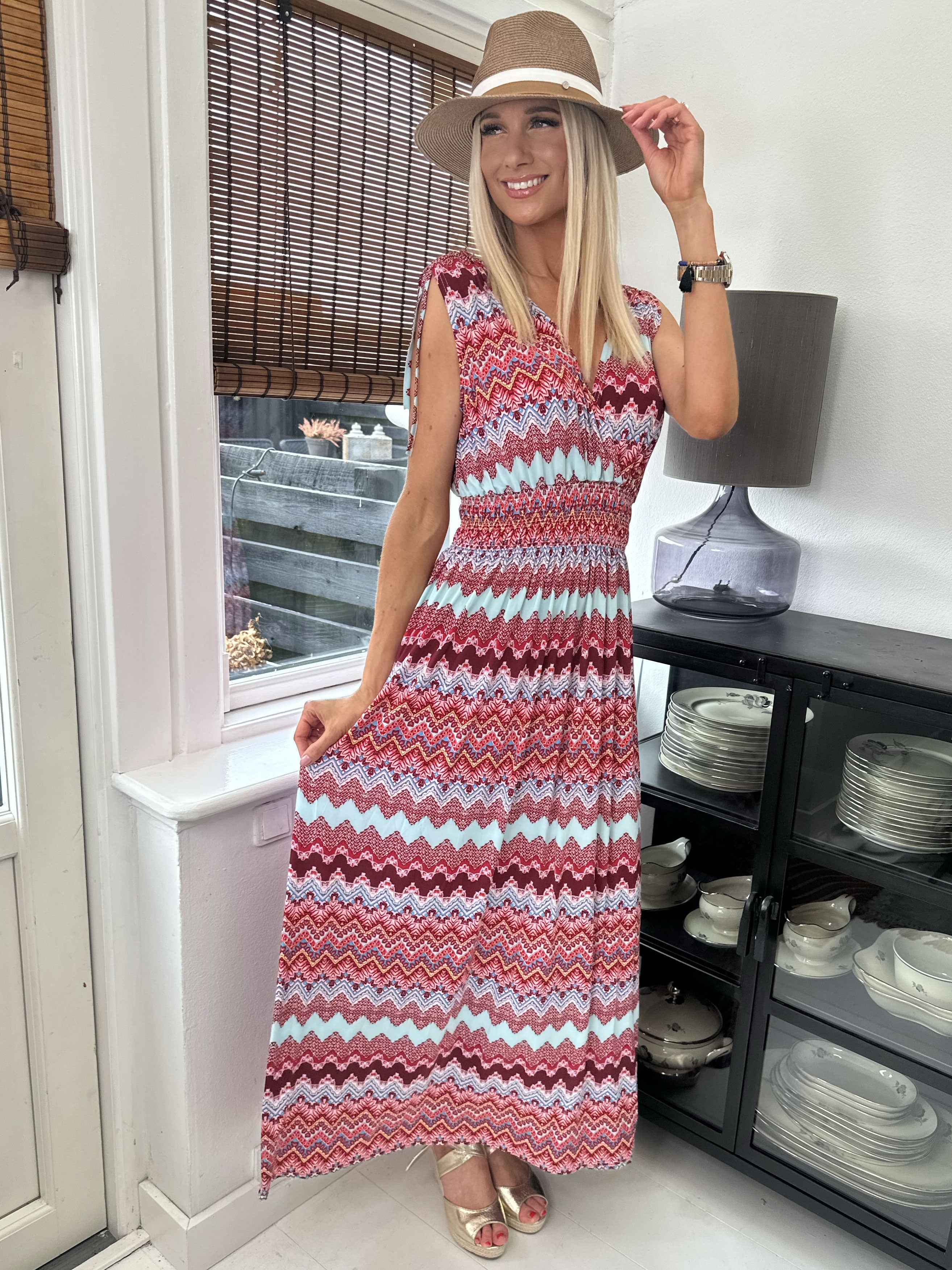 Pams Pattern Sleeveless - Lång elastisk klänning i rynkfritt tyg