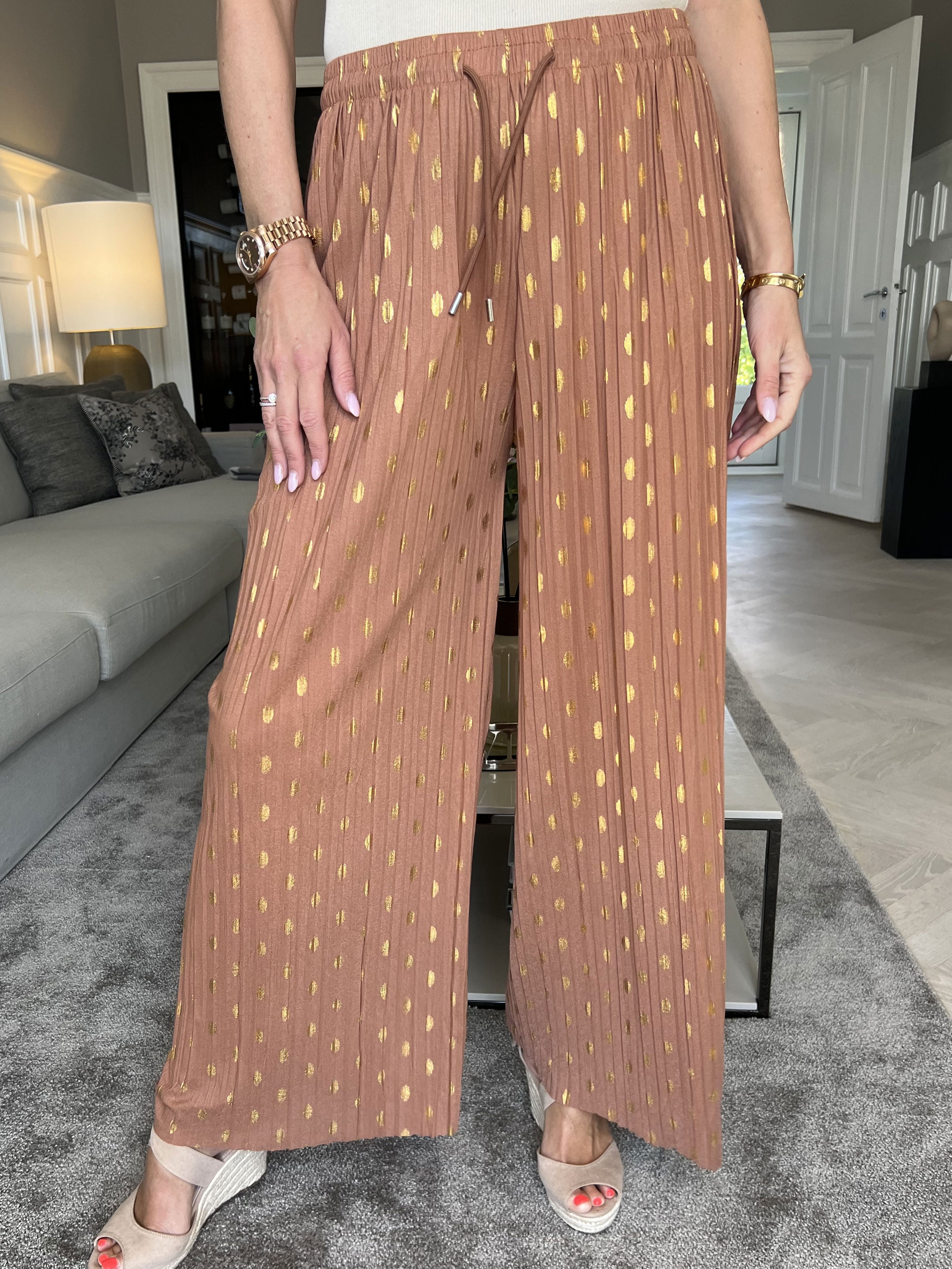 Aleta - Plisserade byxor med prickar