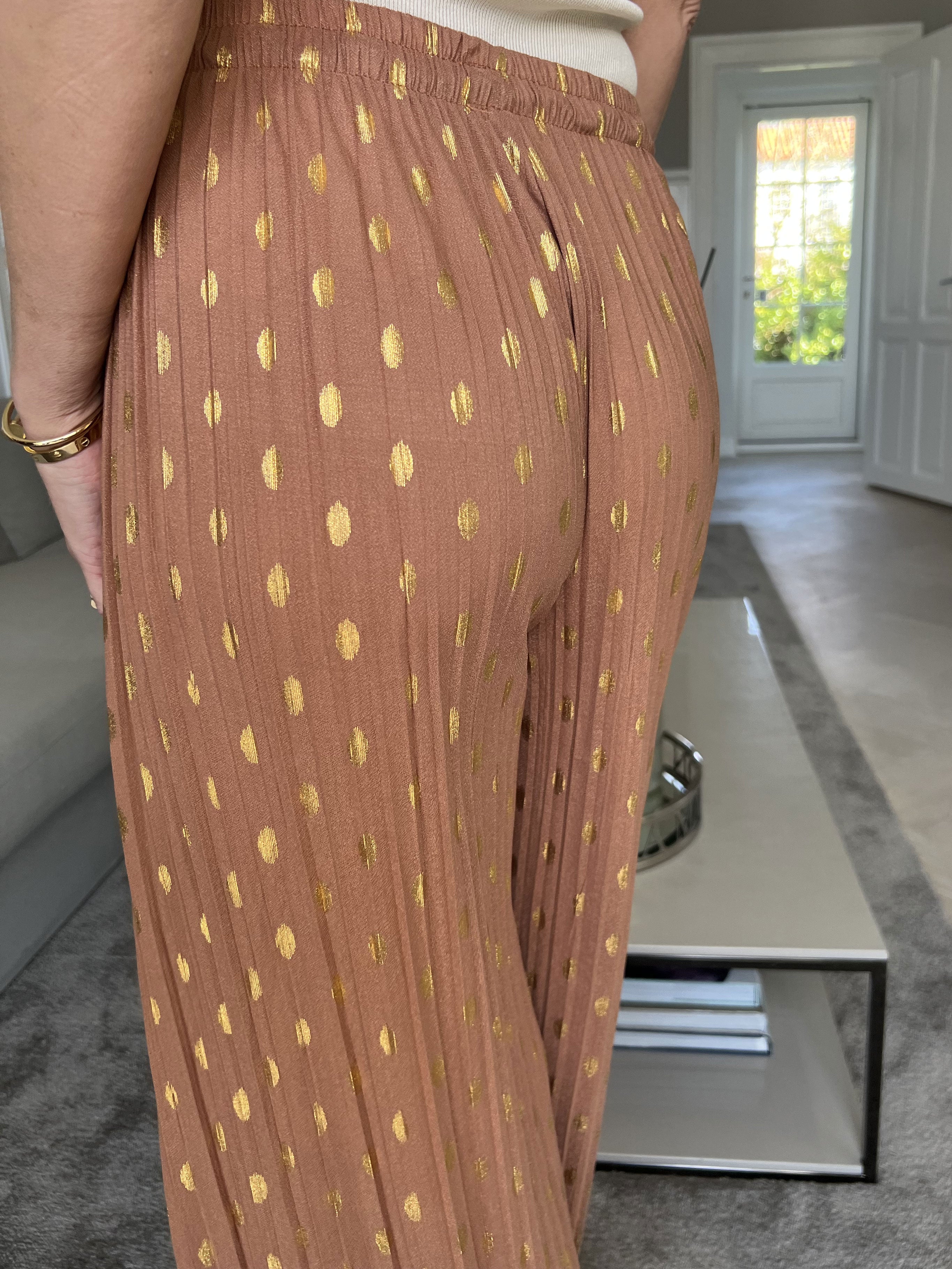 Aleta - Plisserade byxor med prickar