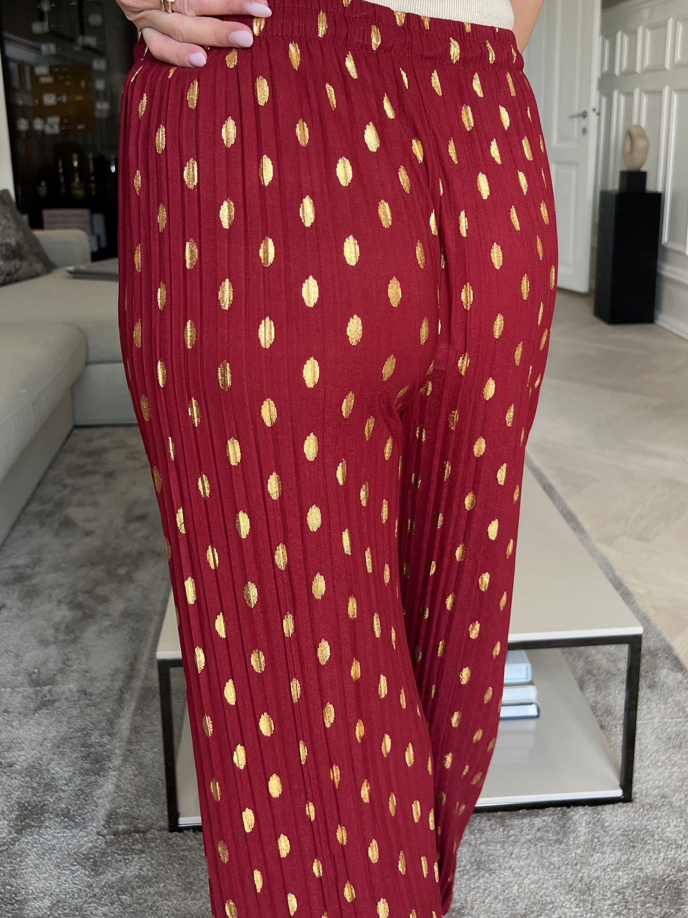 Aleta - Plisserade byxor med prickar