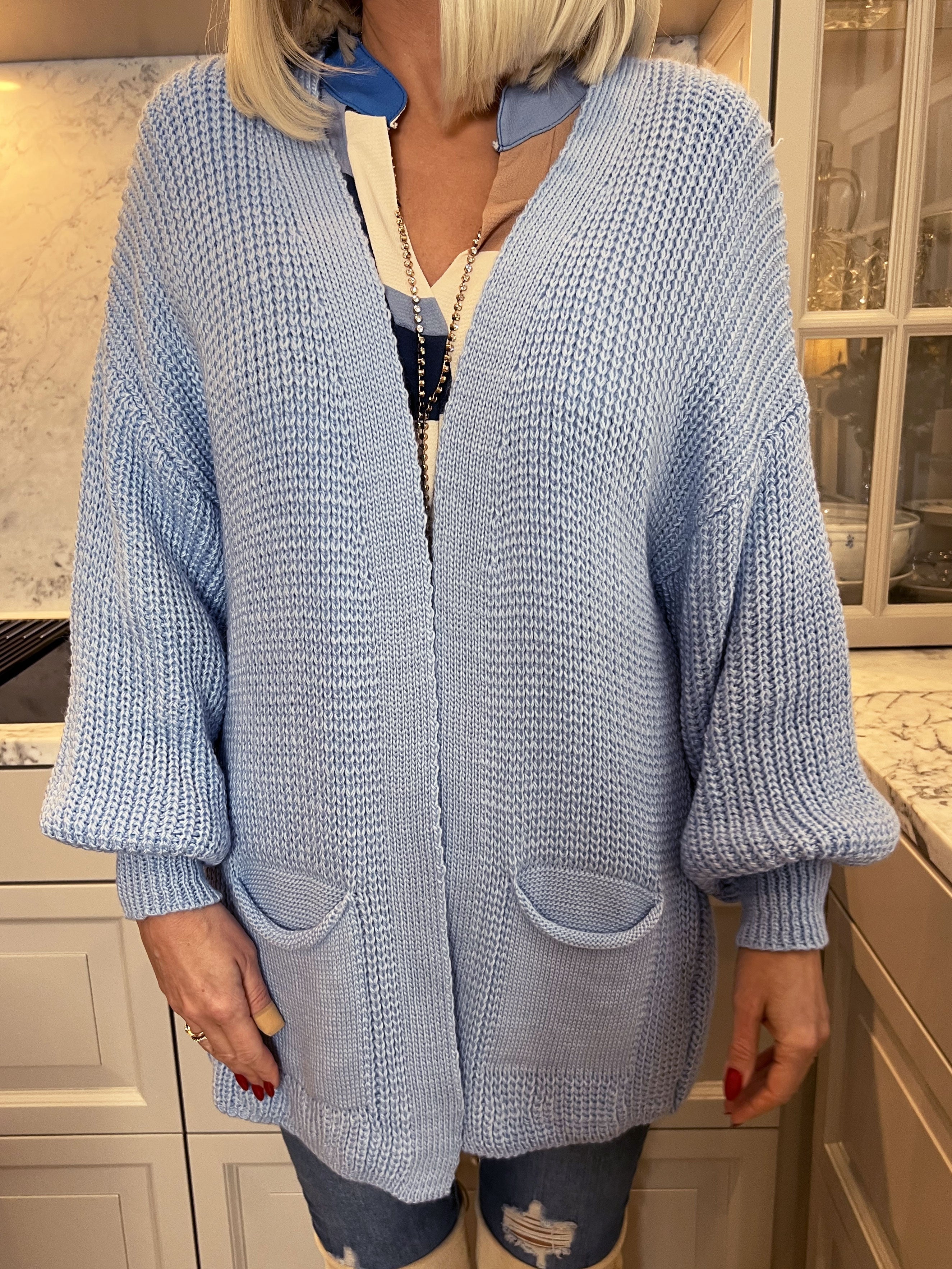 Sally Short - Söt stickad kofta med ballongärmar