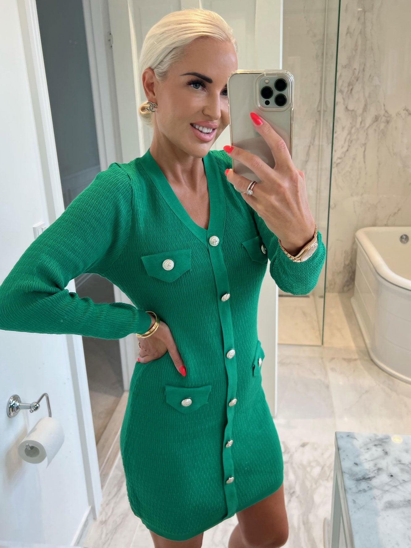 Melody -  Vacker klänning i viskos med guldknappar