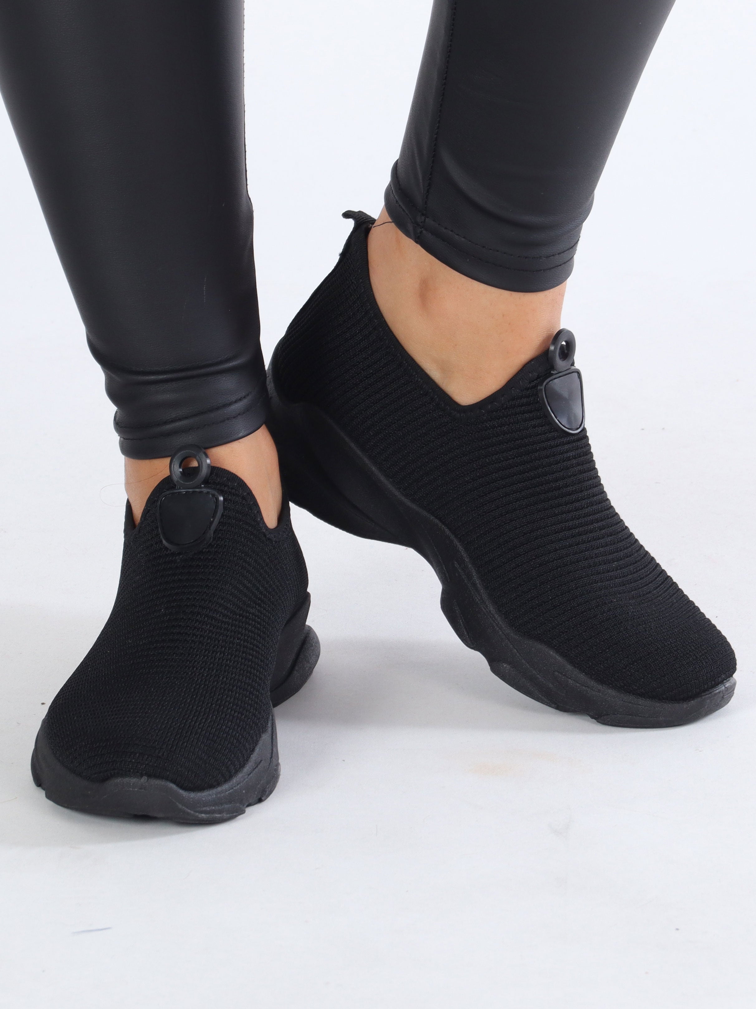 Maggie - Enkla sneakers i ribbad look