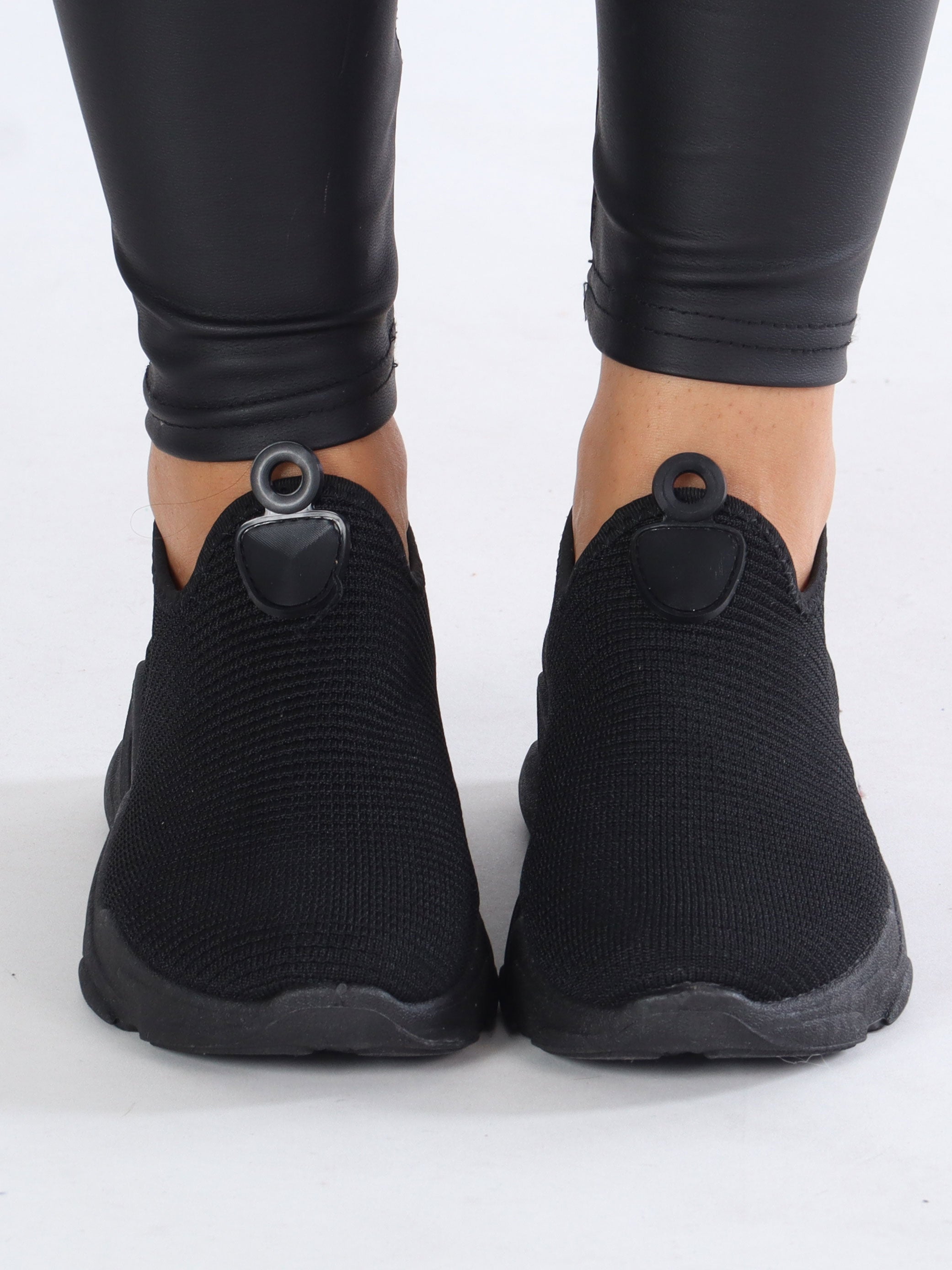 Maggie - Enkla sneakers i ribbad look