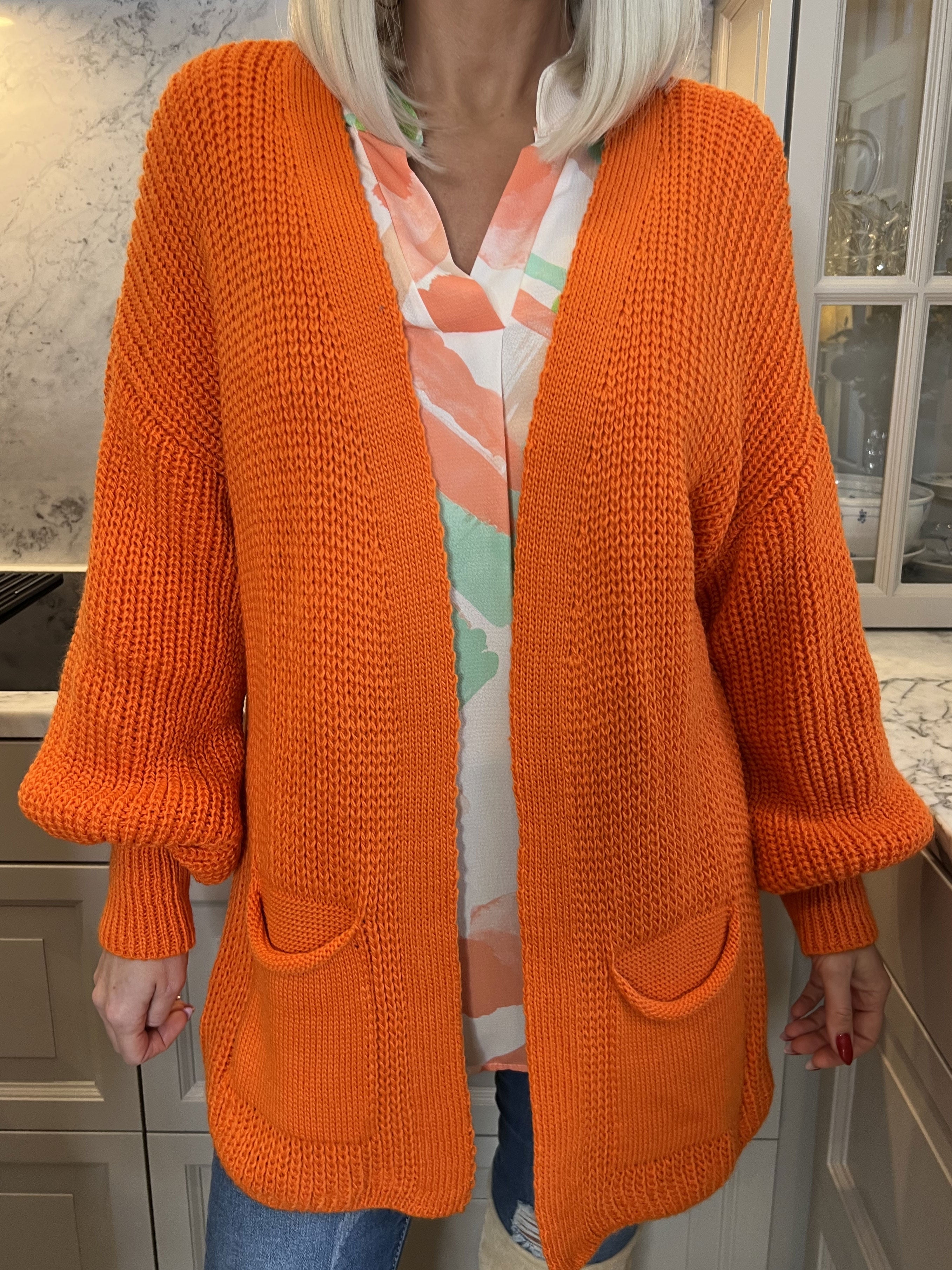 Sally Short - Söt stickad kofta med ballongärmar