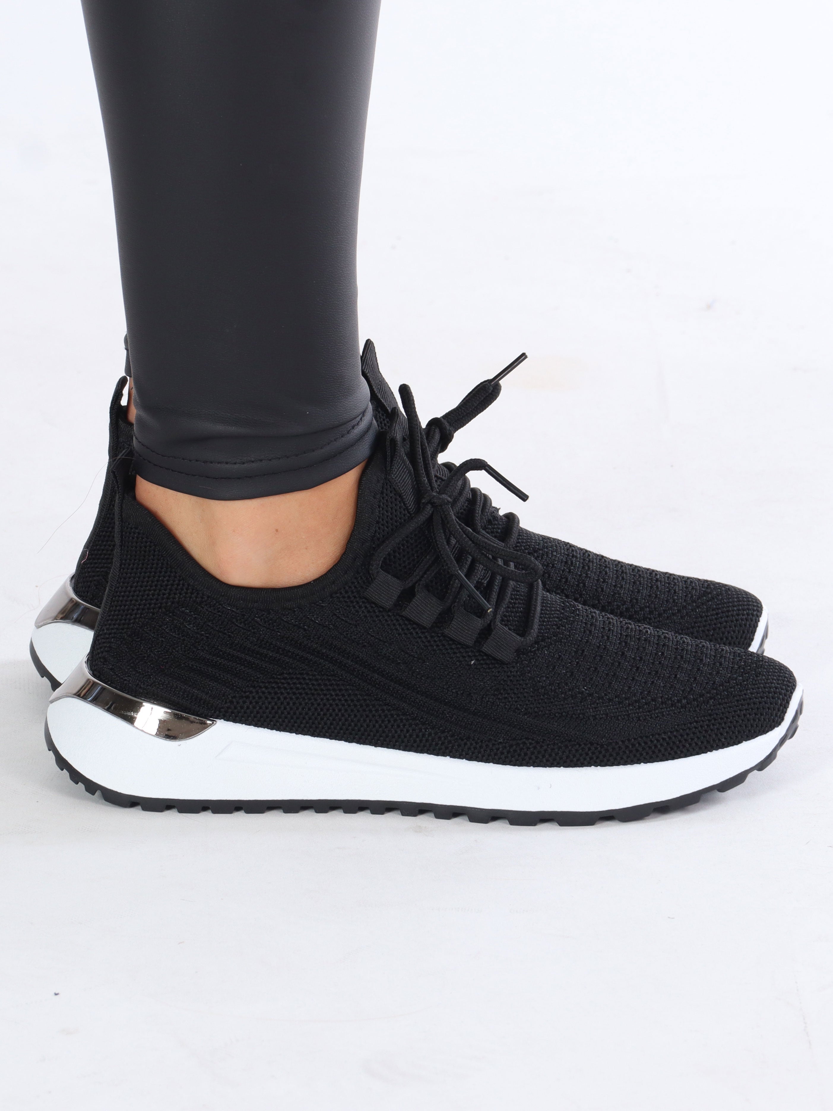 Arjana - Sock sneakers med vit sula