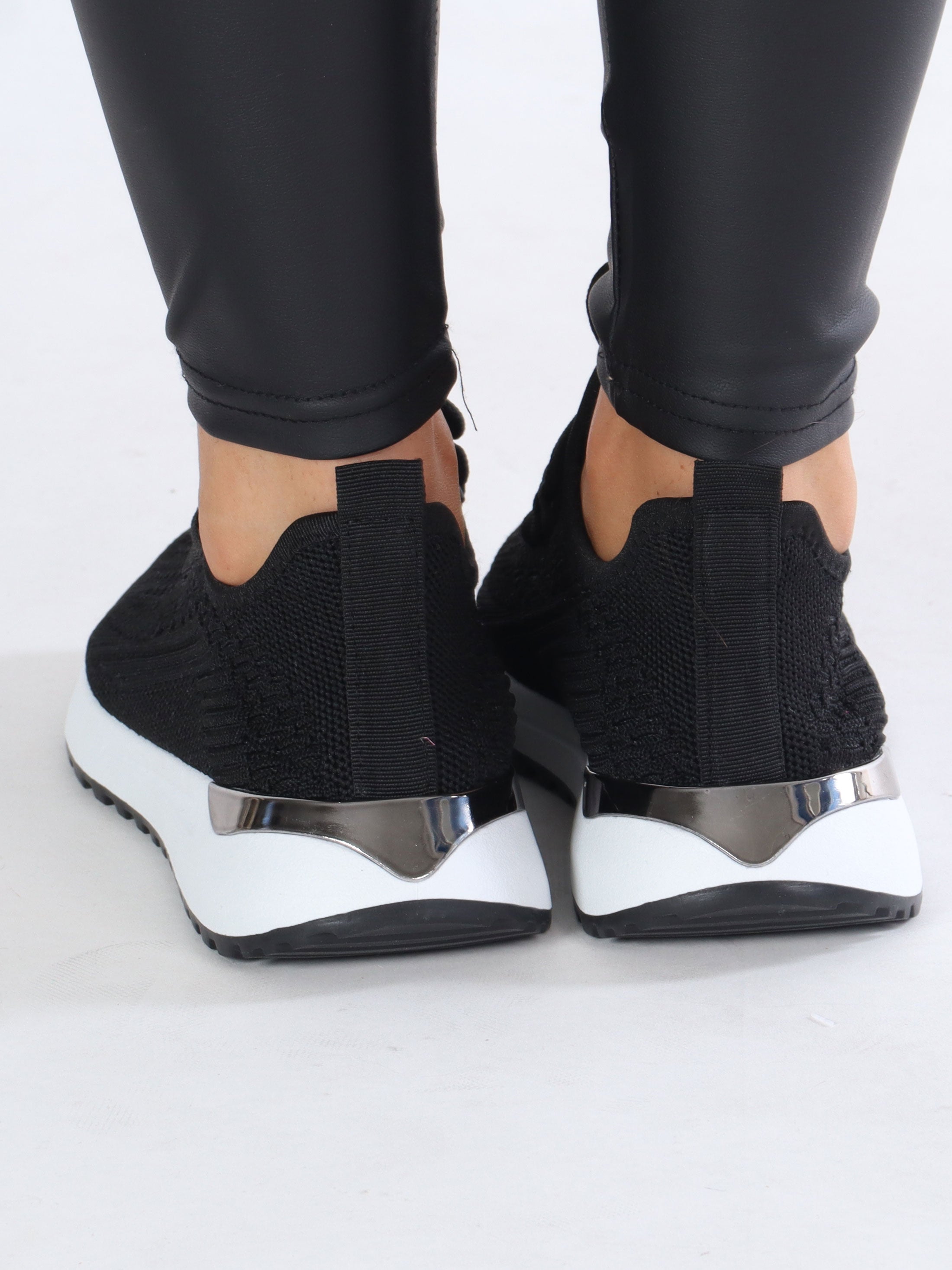 Arjana - Sock sneakers med vit sula