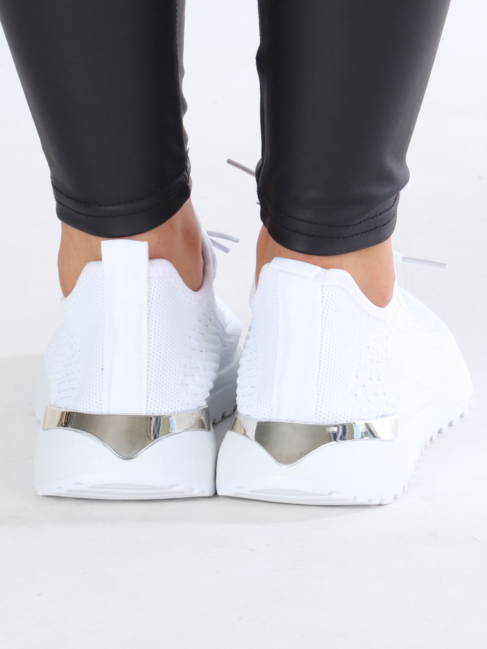 Arjana - Sock sneakers med vit sula