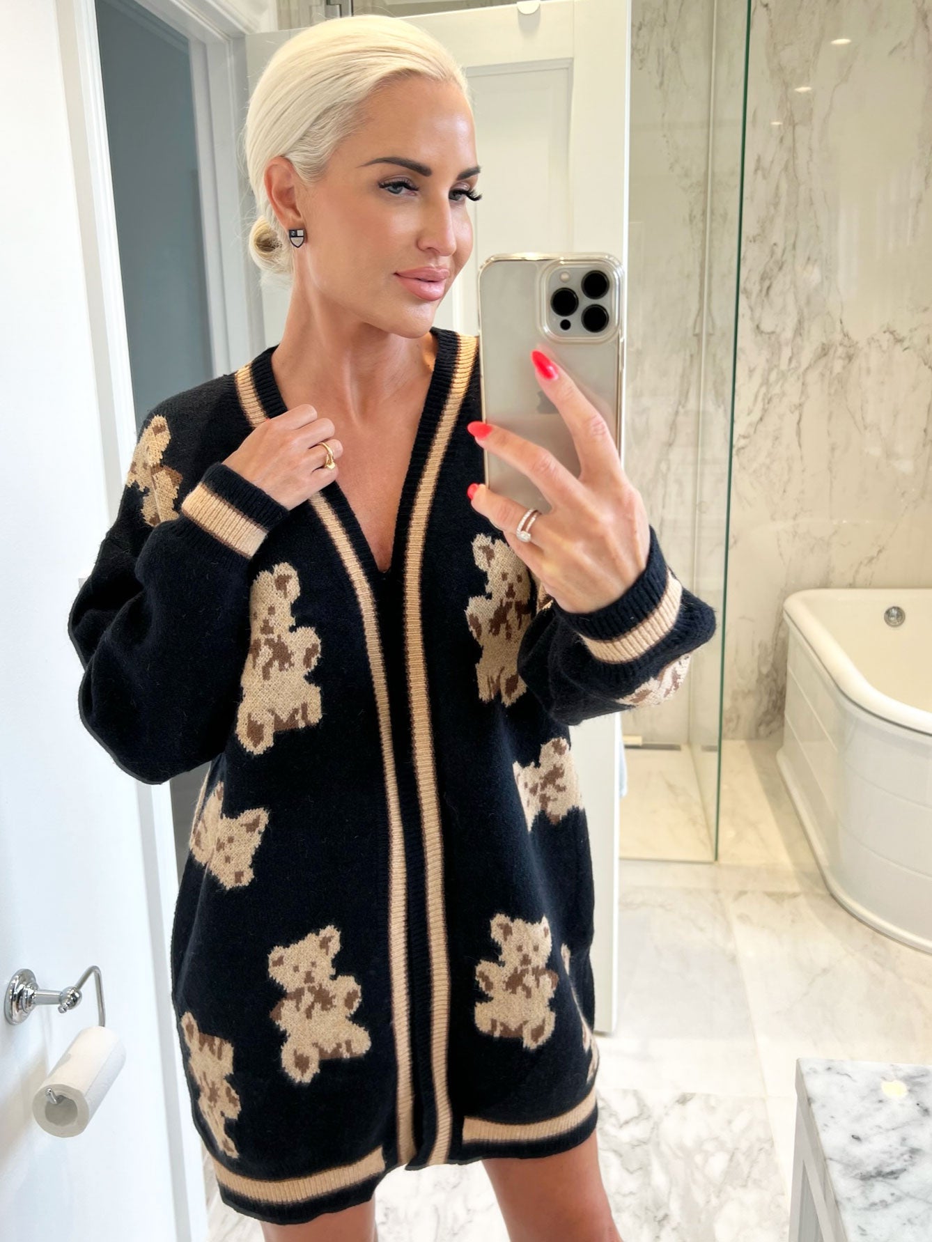 Almina - Stickad kofta med söta nallebjörnar - Black