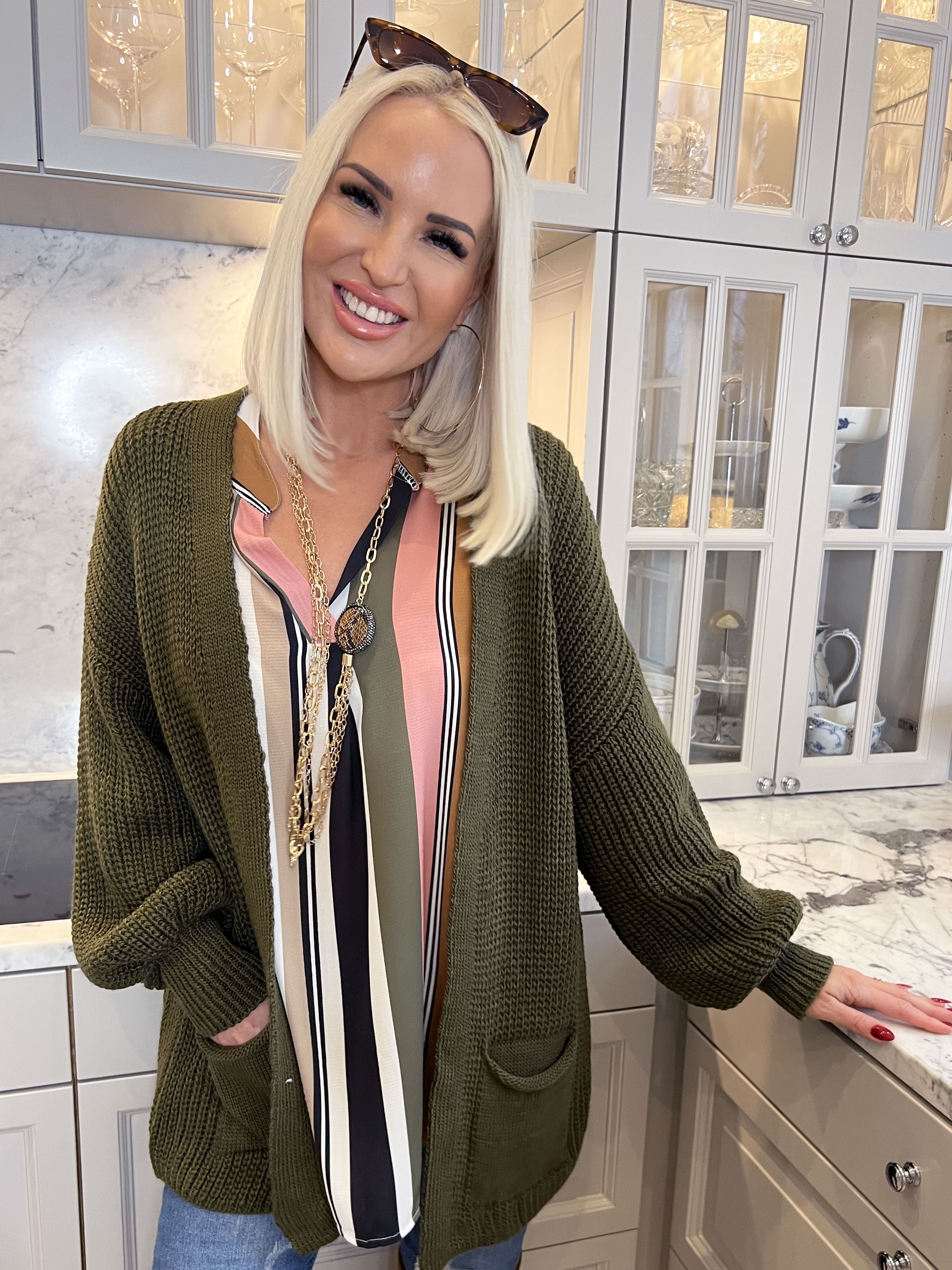 Sally Short - Söt stickad kofta med ballongärmar