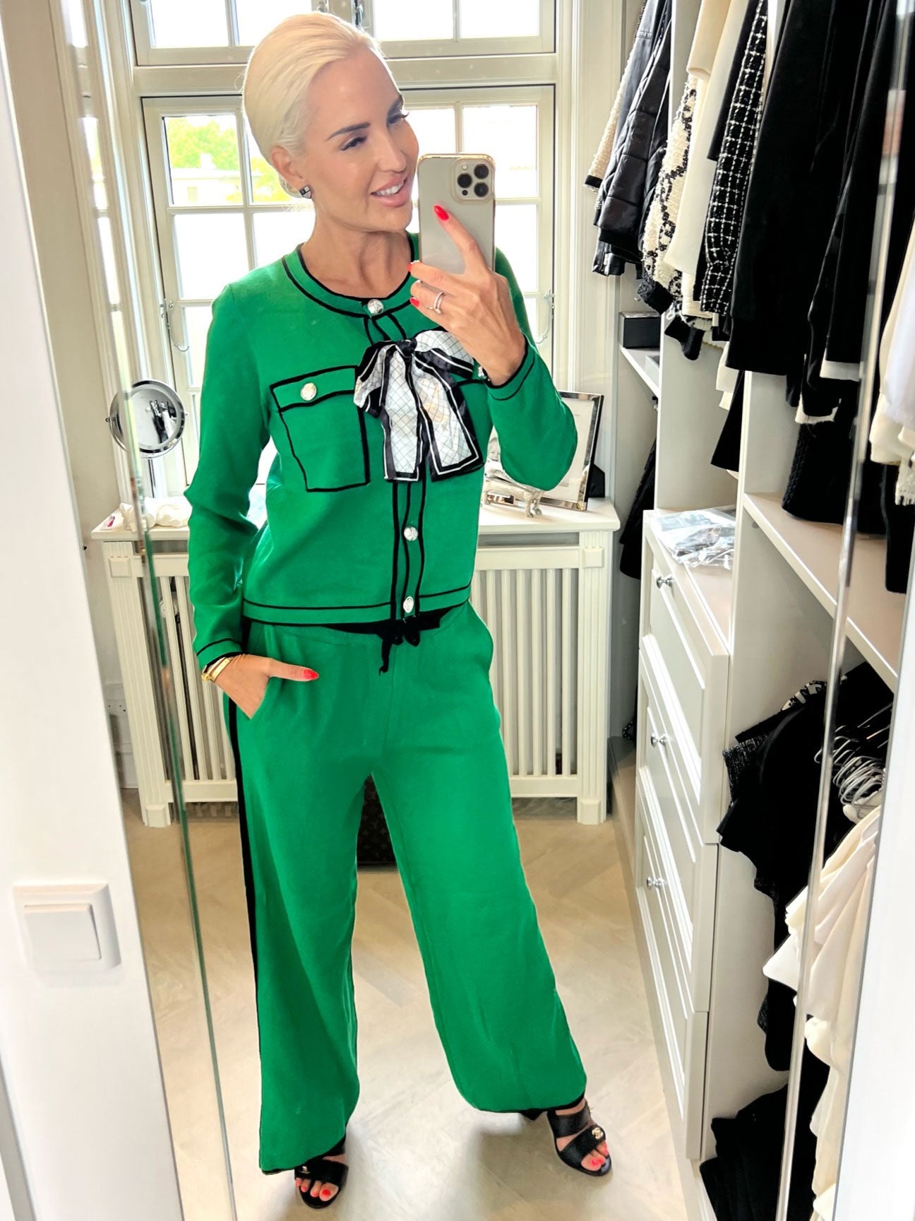 Zola - Klassiska stickade plagg med knappar - Green