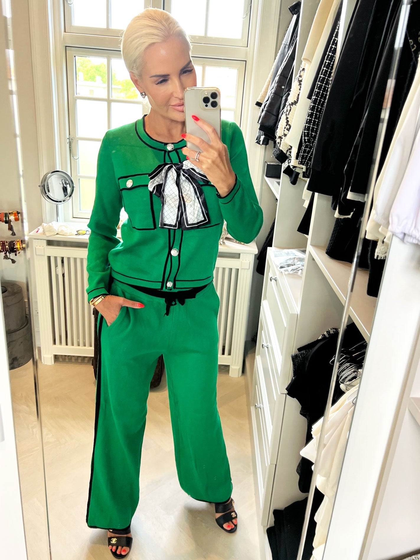 Zola - Klassiska stickade plagg med knappar - Green