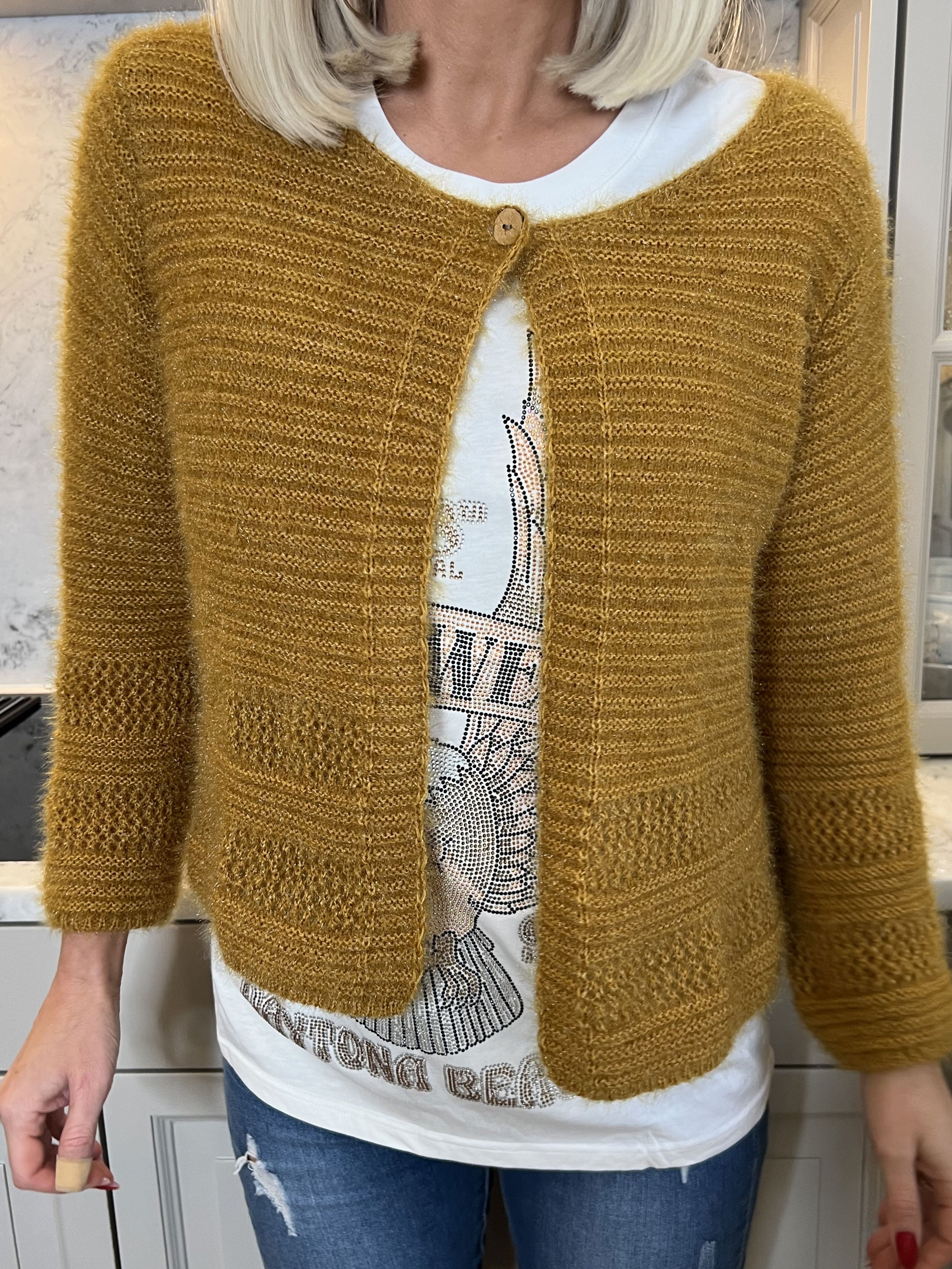 Melly - Mjuk kofta med en knapp