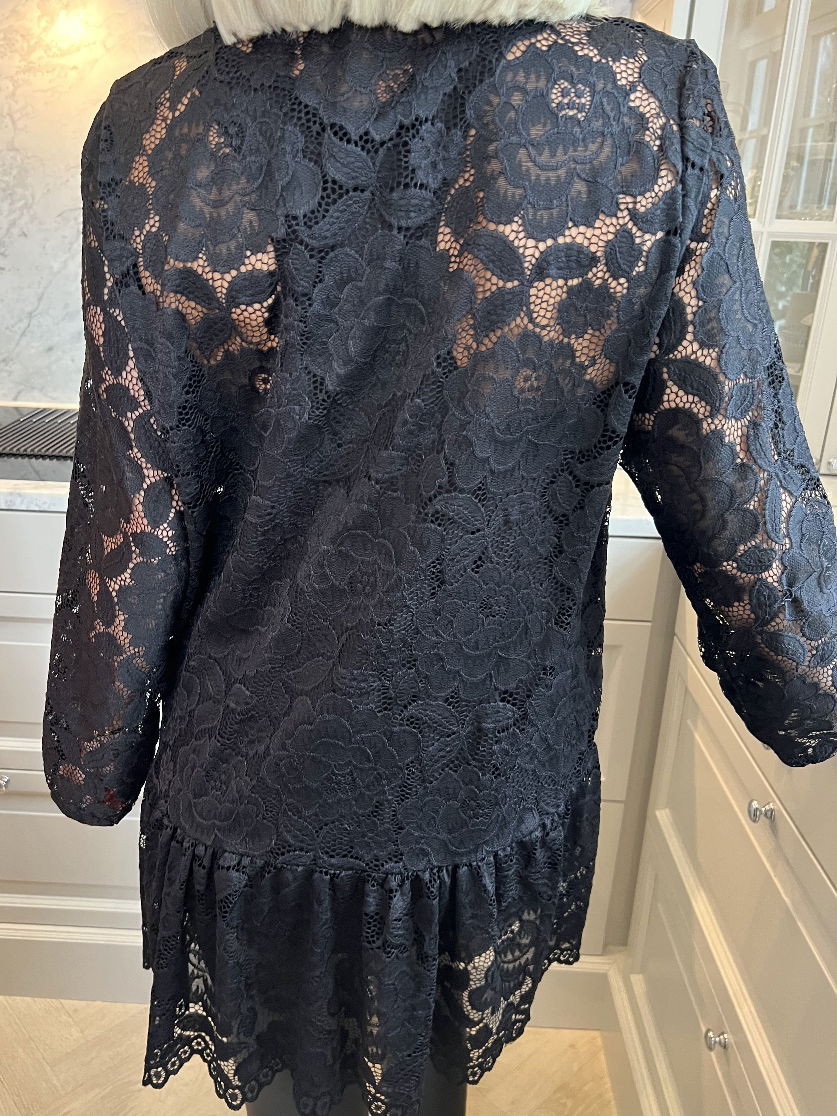 Natalya - Söt och feminin spetstunika