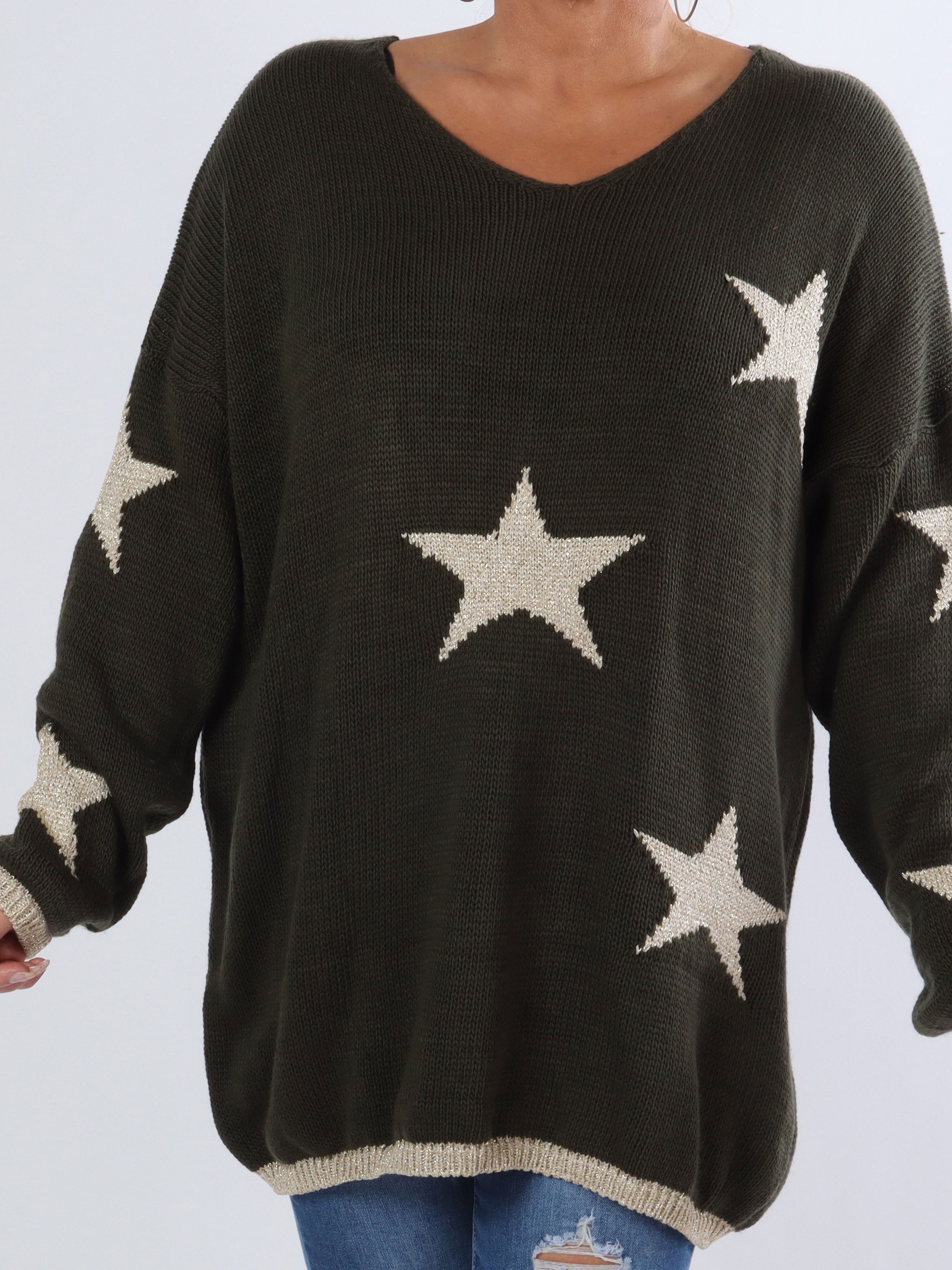 Dina - Plus size stickad med guldstjärnor