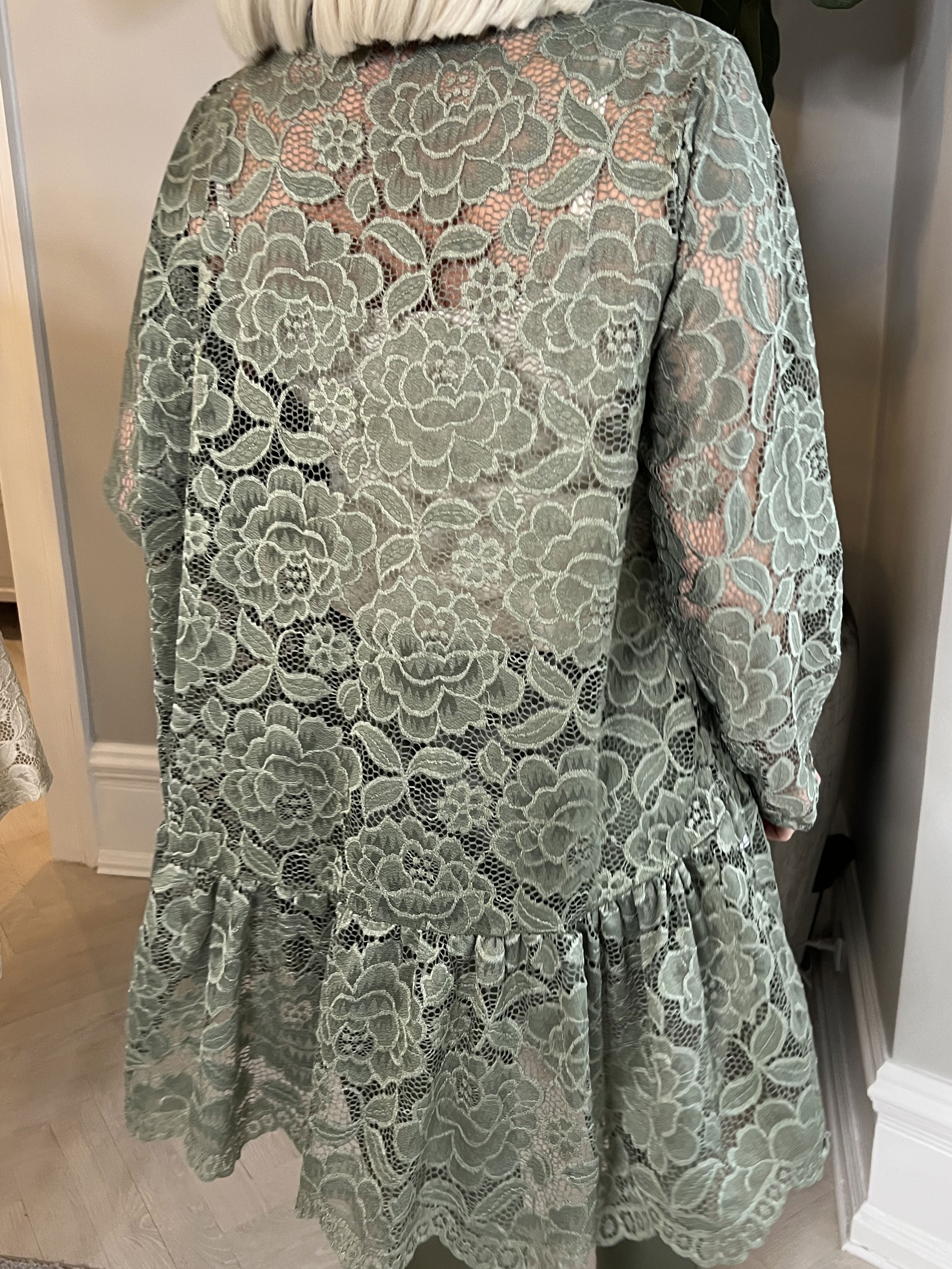 Natalya - Söt och feminin spetstunika