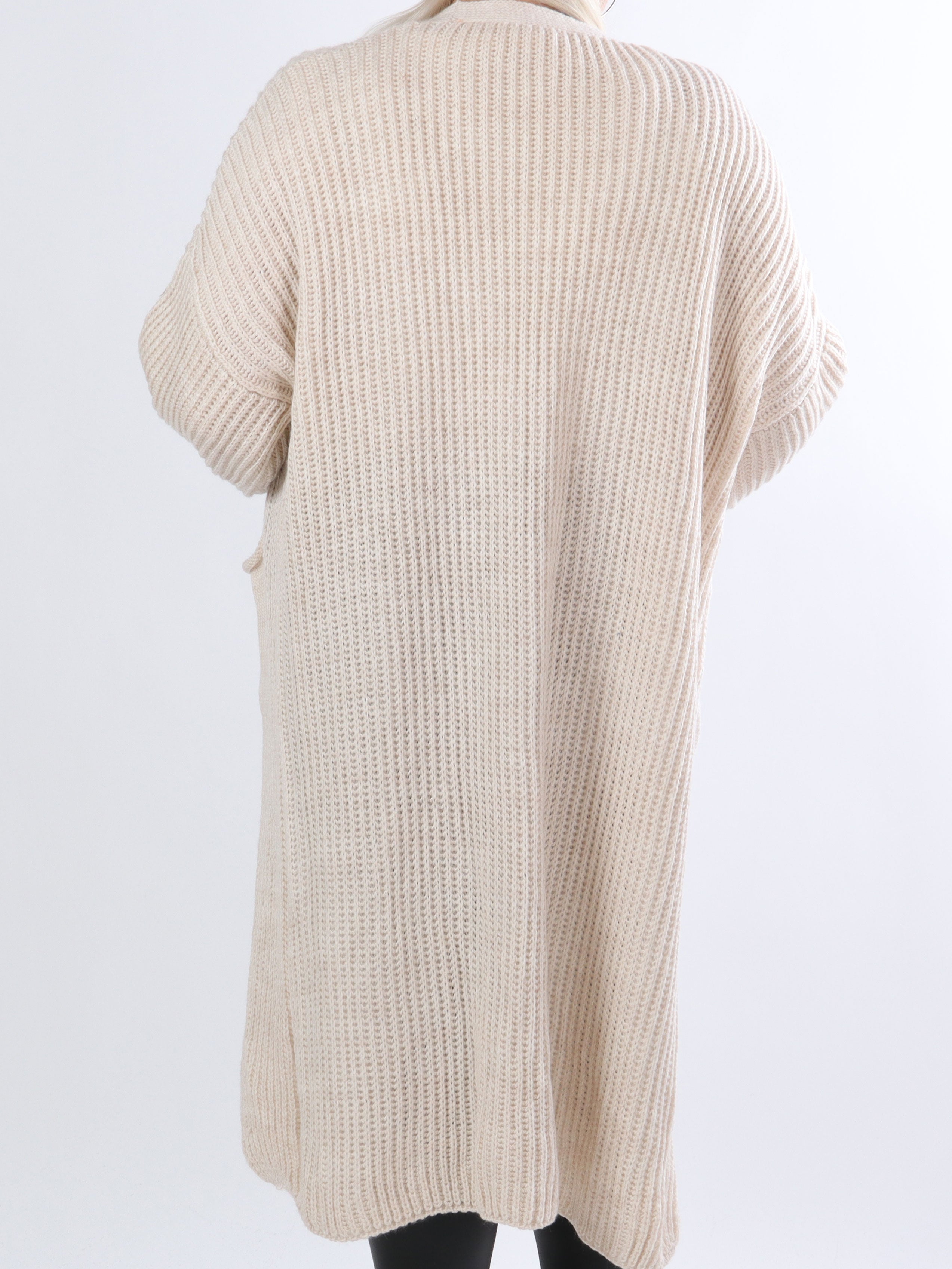 Sally - Stickad plus size kofta med ballongärmar