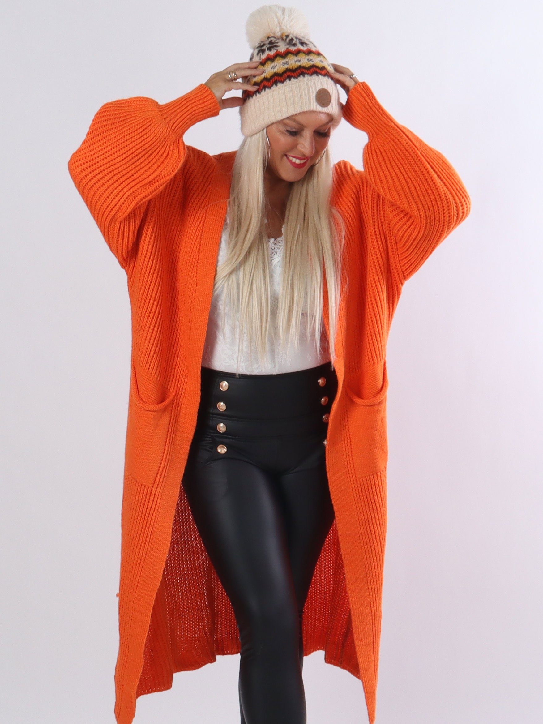 Sally - Stickad plus size kofta med ballongärmar