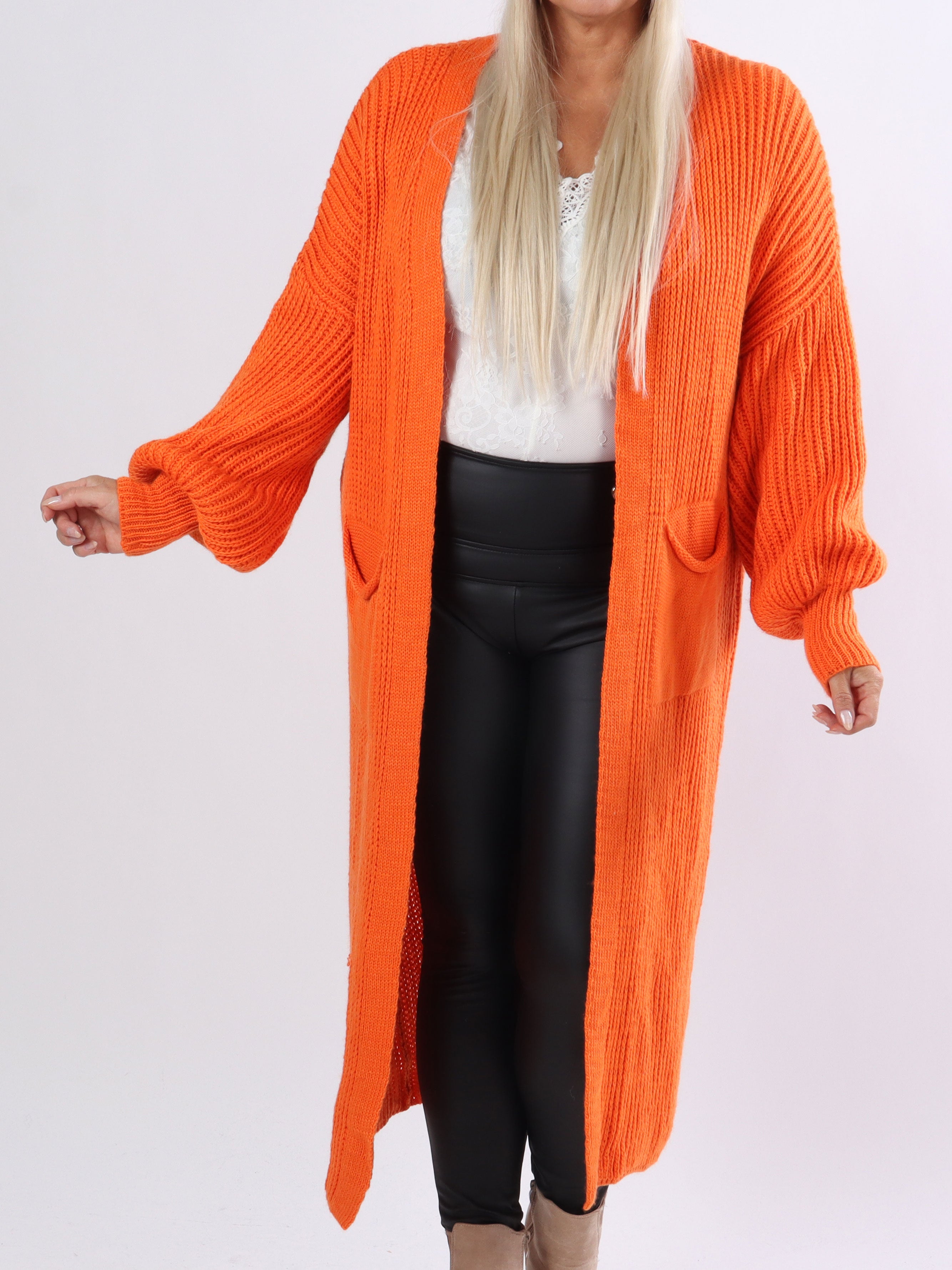 Sally - Stickad plus size kofta med ballongärmar