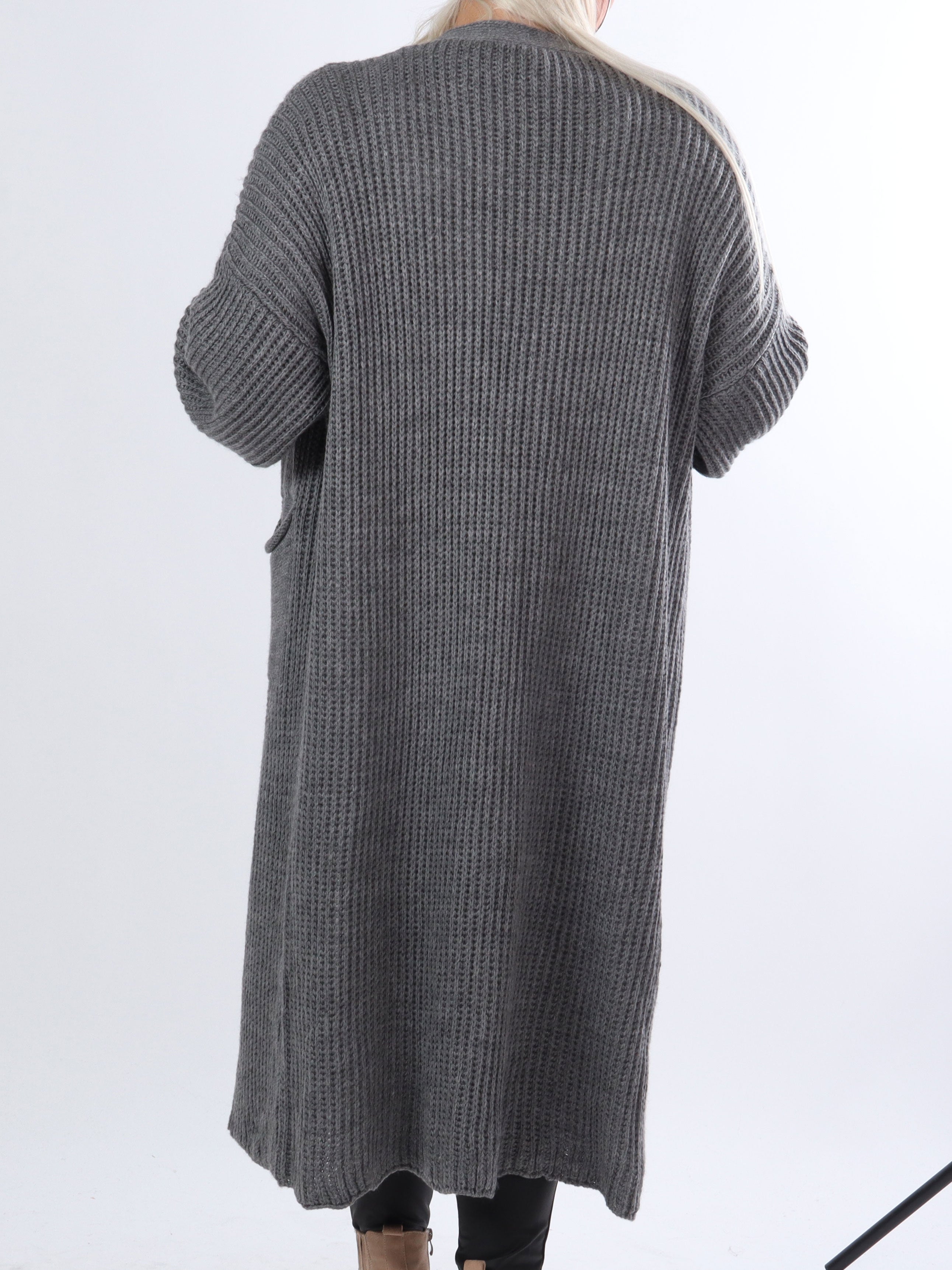 Sally - Stickad plus size kofta med ballongärmar