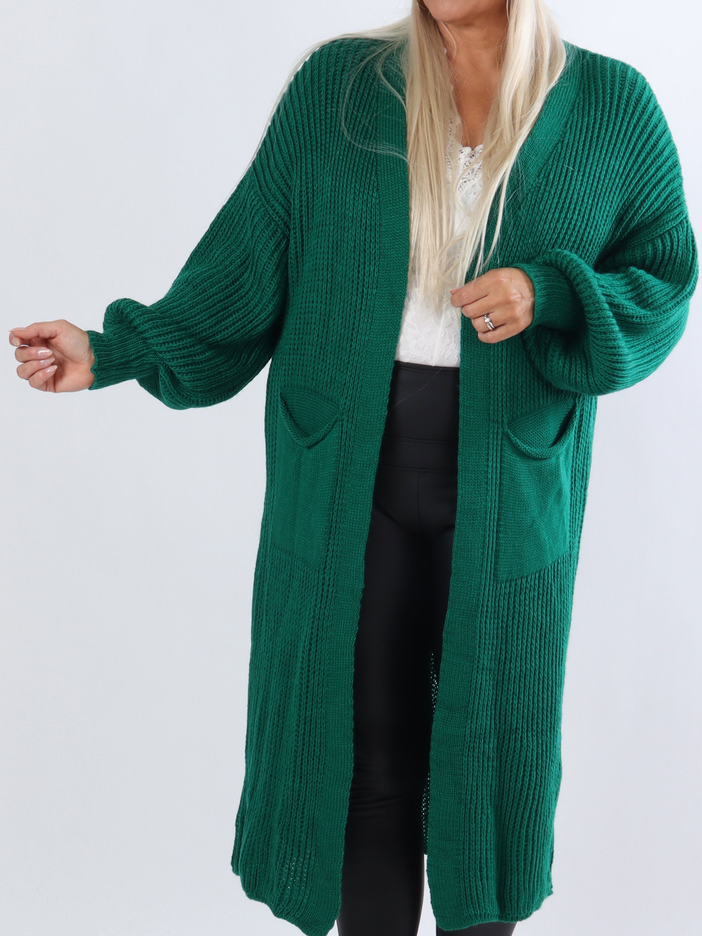 Sally - Stickad plus size kofta med ballongärmar