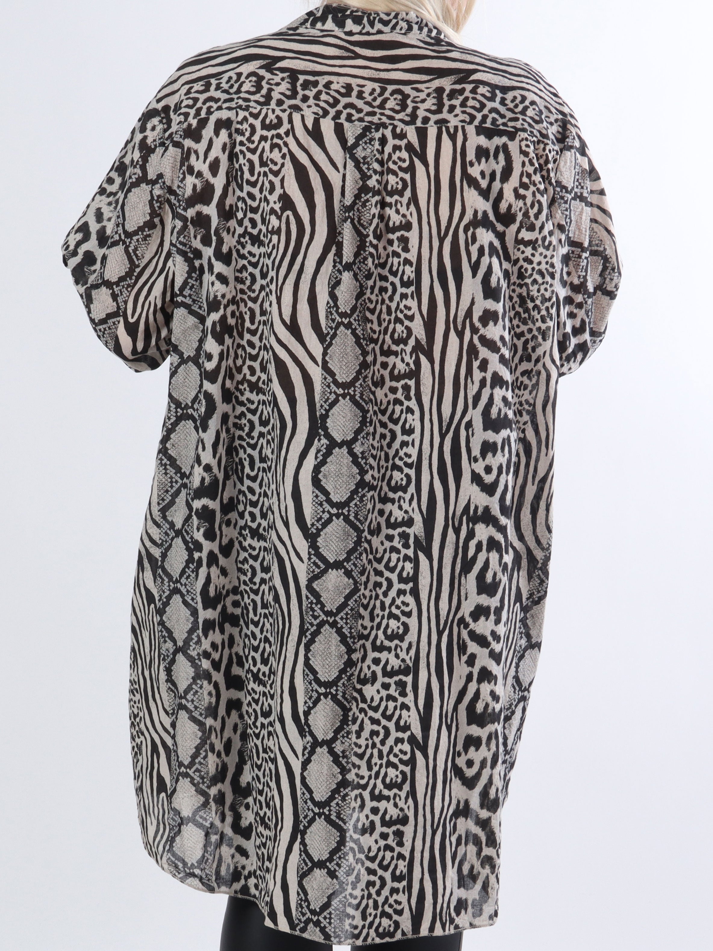 Berna Animal - Plus size skjorta i blandat djurtryck med fickor