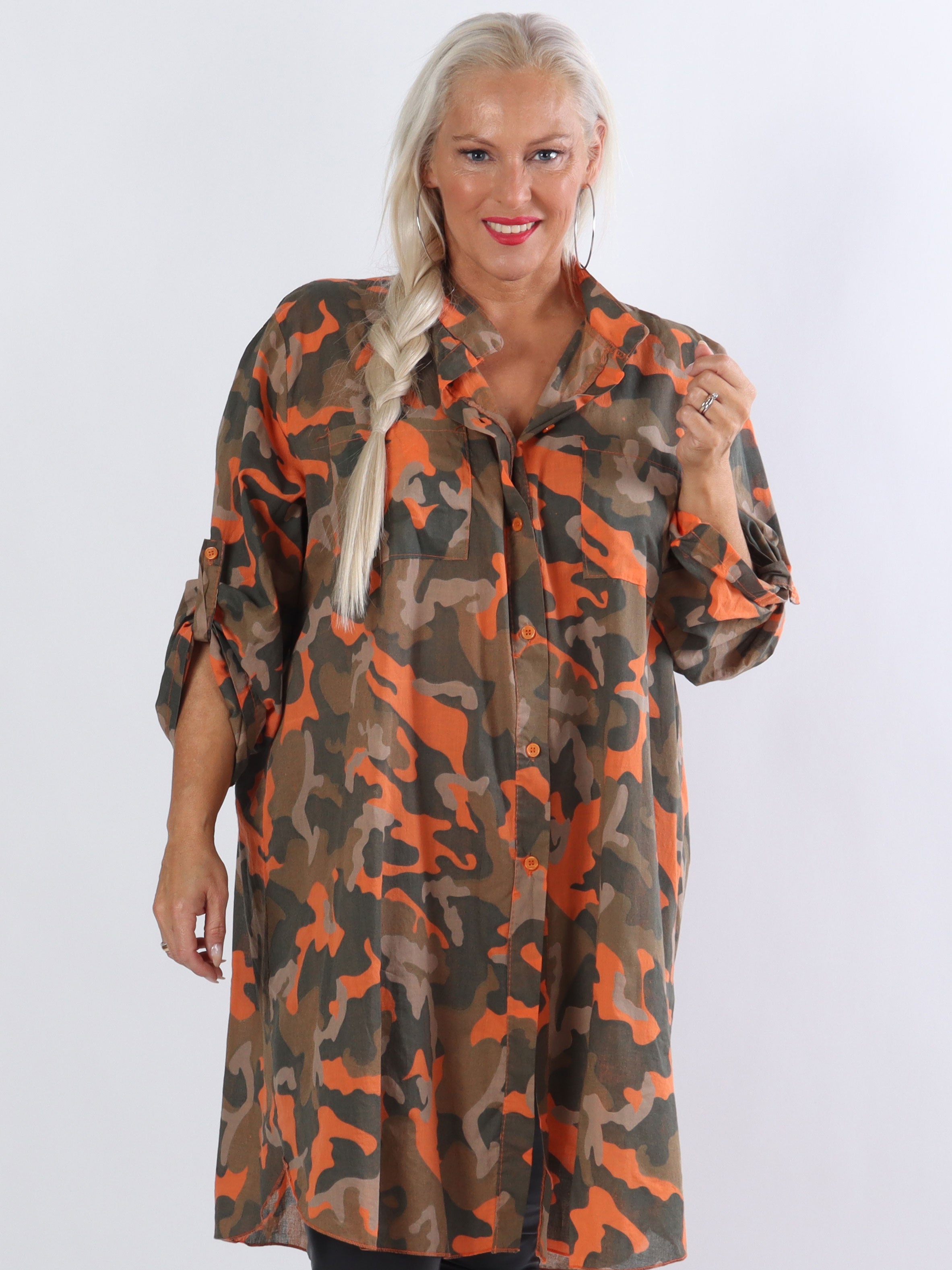 Berna Camo - Plus size skjorta i kamouflagetryck