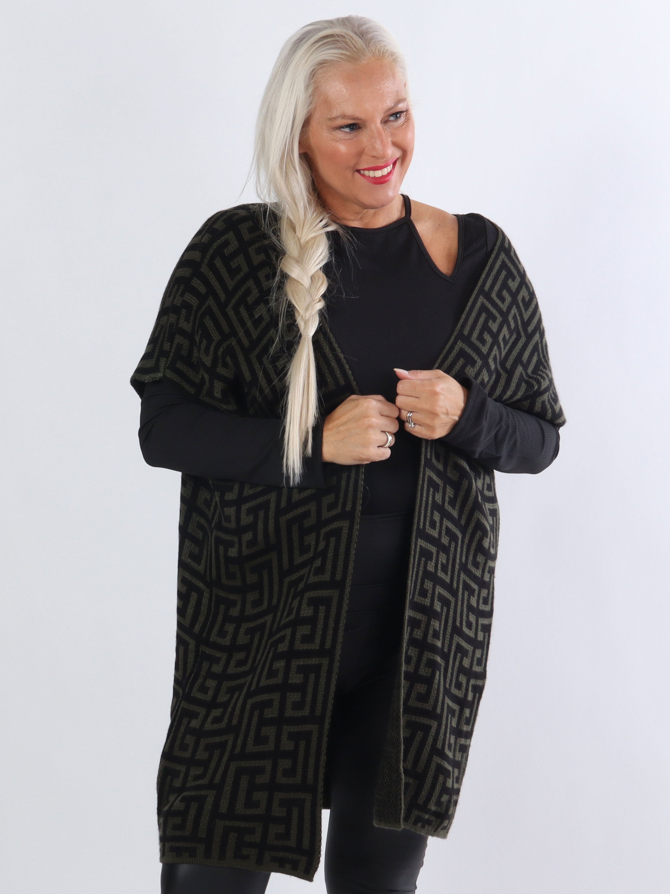 Tilly Pattern - Plus size stickad kofta utan ärmar