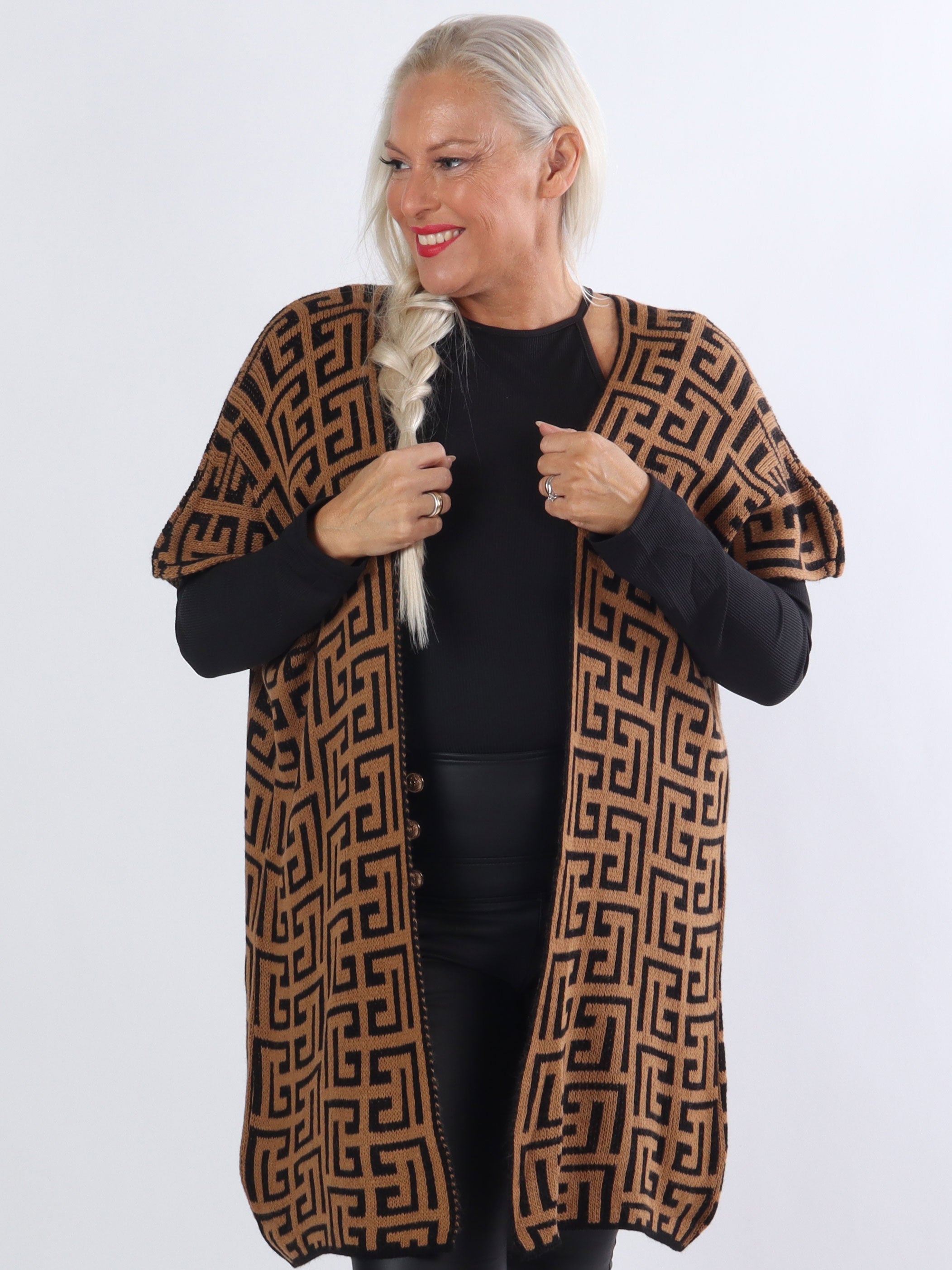 Tilly Pattern - Plus size stickad kofta utan ärmar