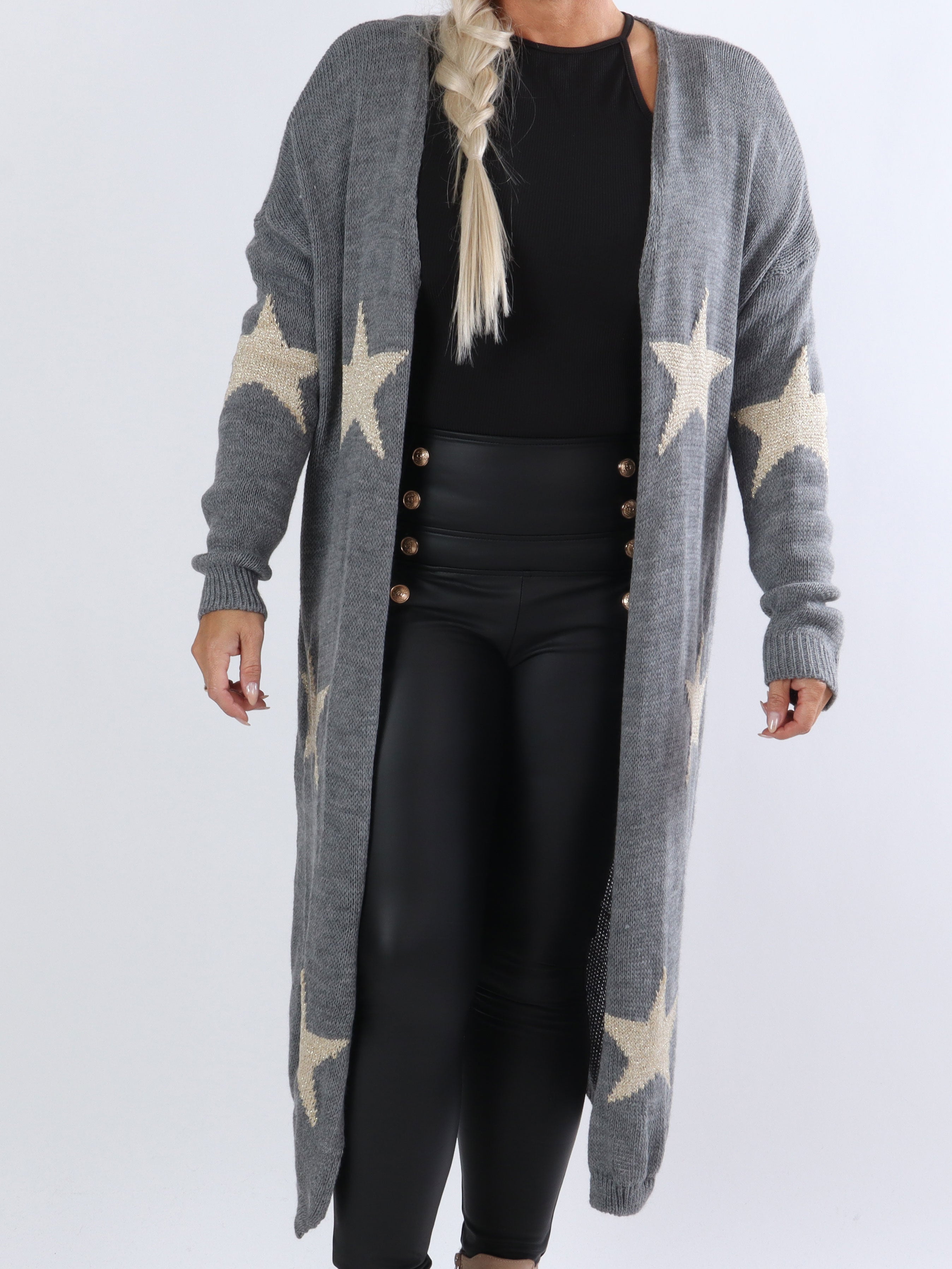 FORUDBESTILLING - Isadora - Lång stickad kofta i plus size med guldstjärnor